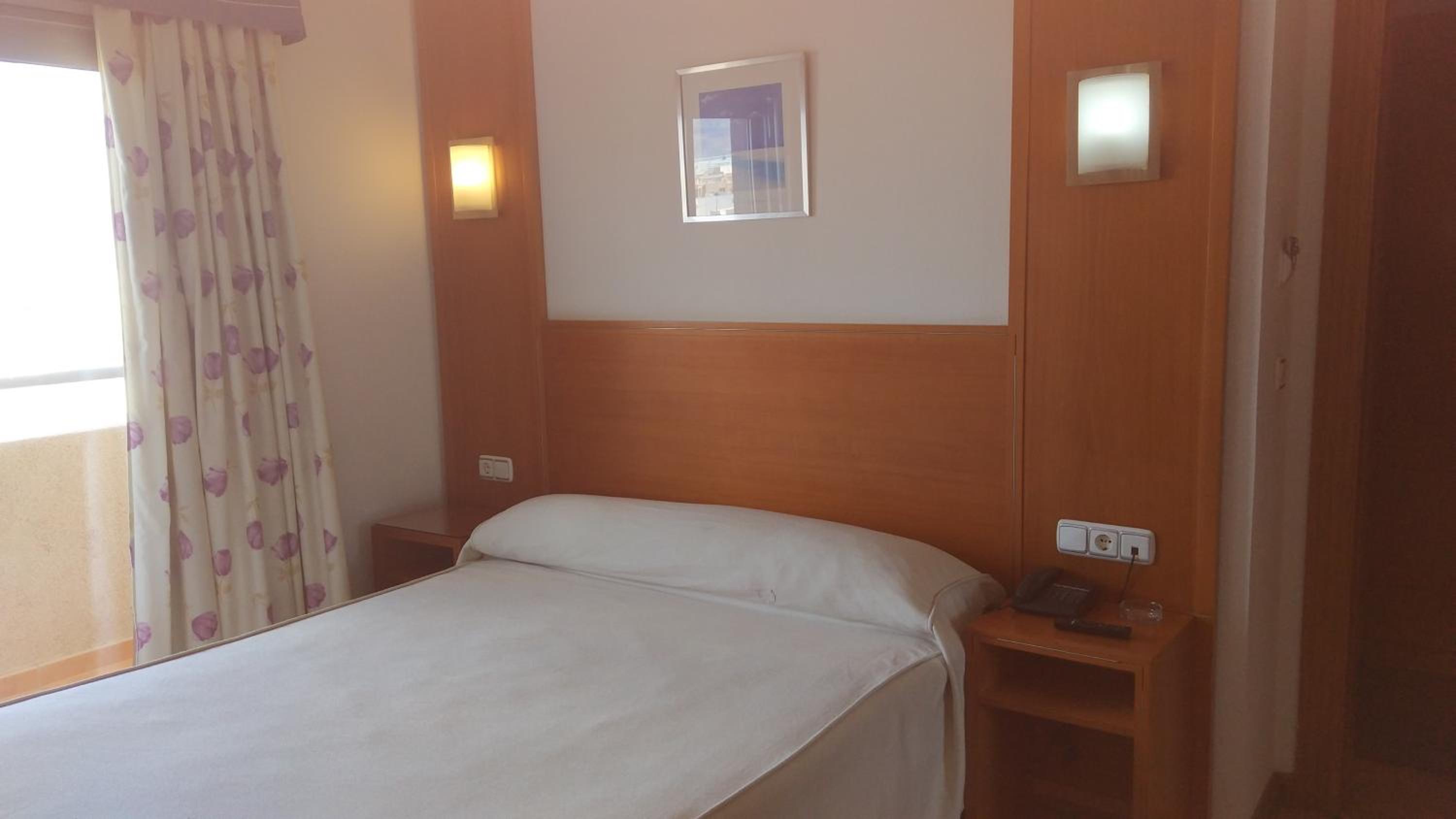 Standard Queen Room photo 3