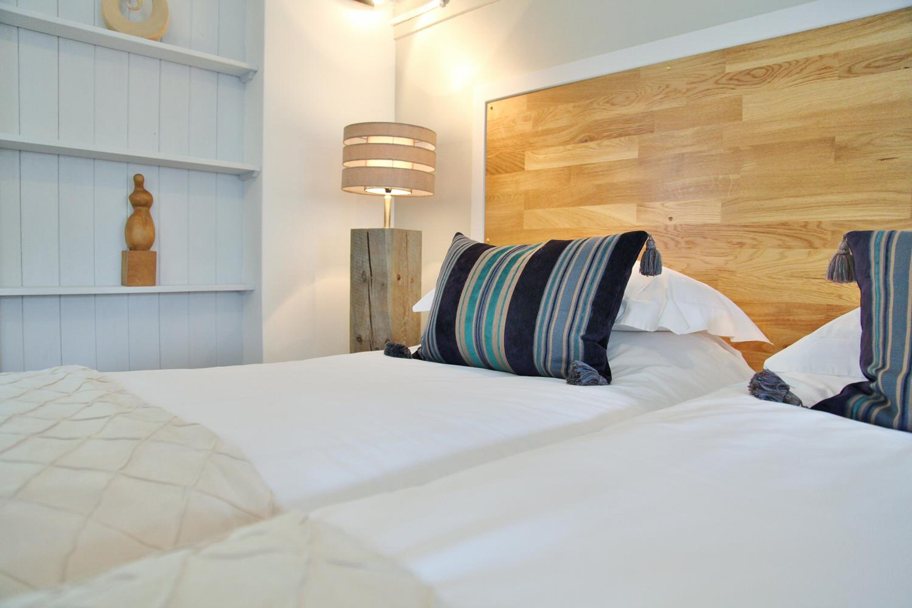 Large Double or Twin Room - Photo 6