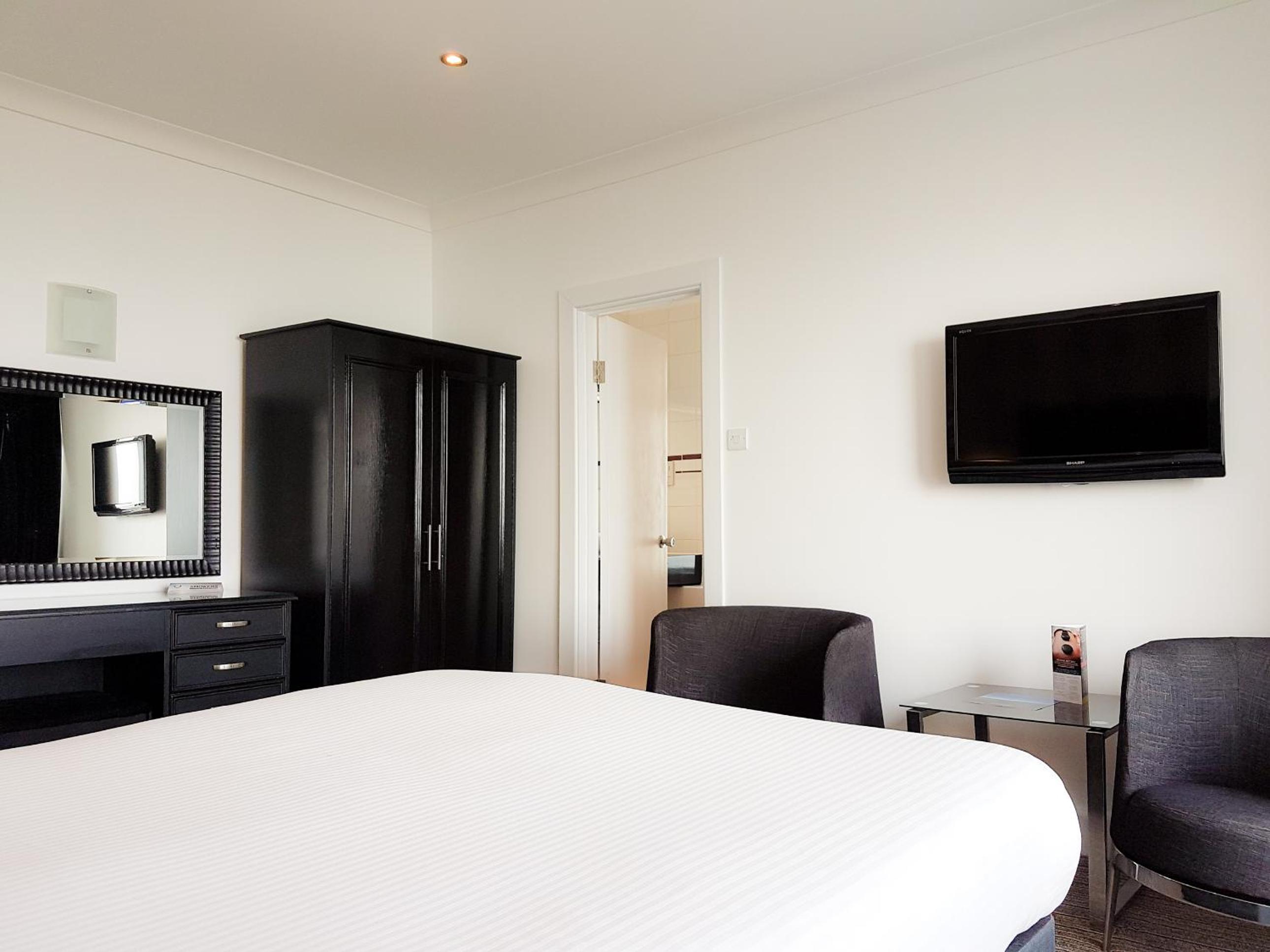 Double Room with Balcony and Sea View - Photo 3