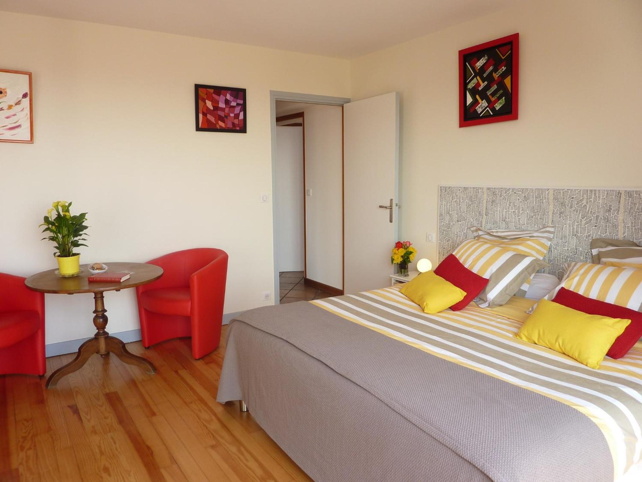 Apartment with Terrace photo 3