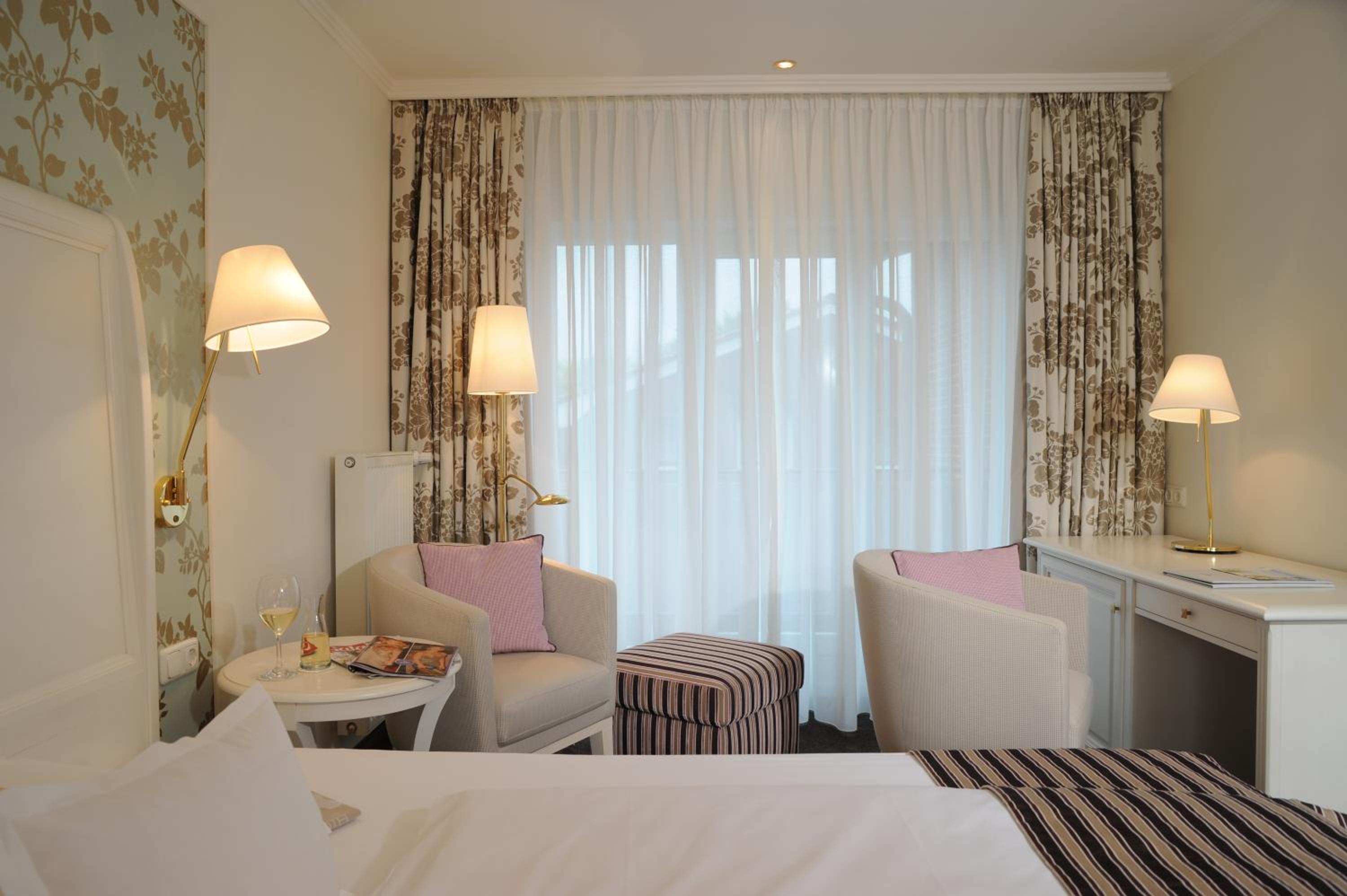 Queen Room - Photo 2