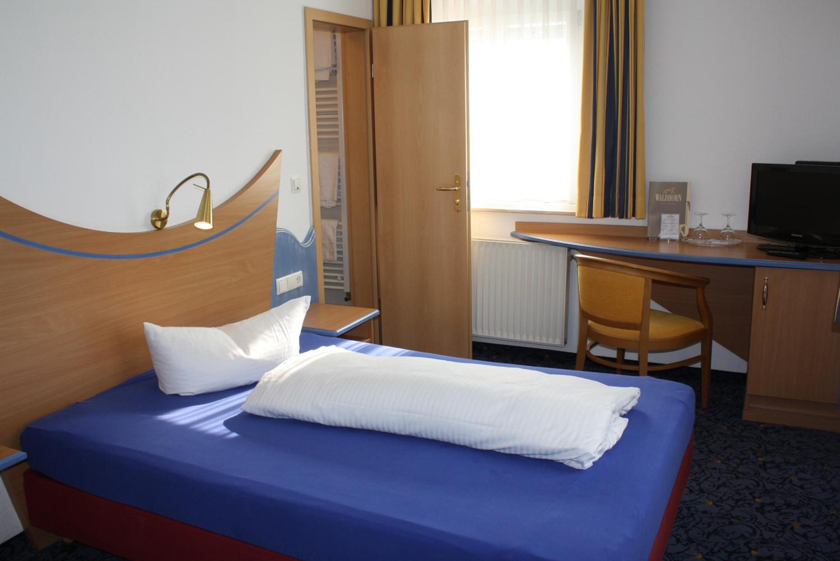 Small Single Room photo 2