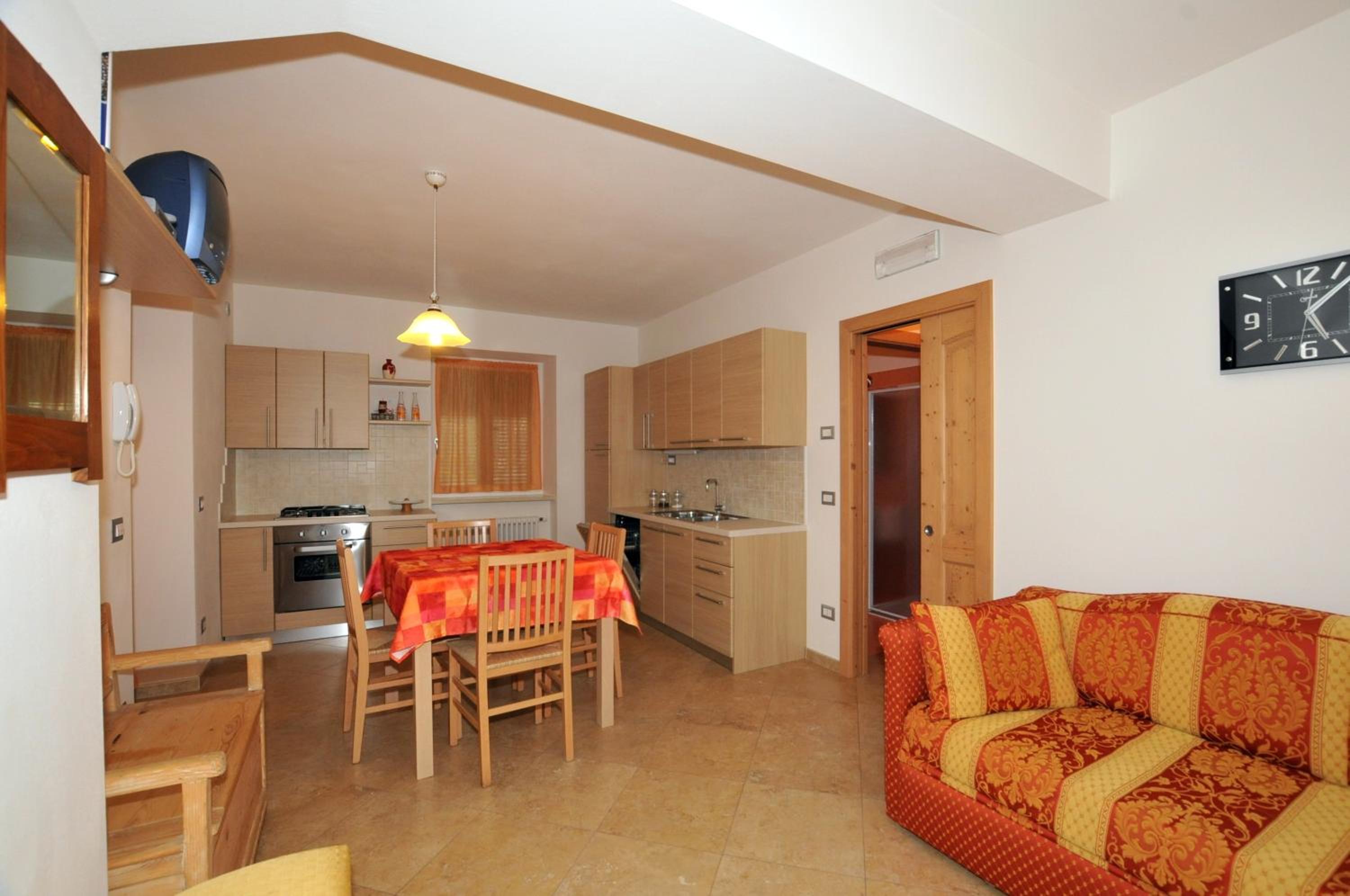 One-Bedroom Apartment (2 Adults + 2 Children) photo 3