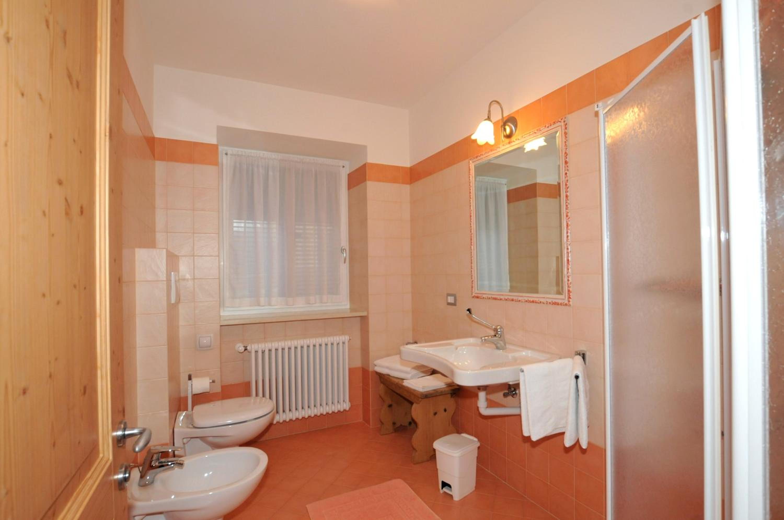 One-Bedroom Apartment (2 Adults + 2 Children) photo 2