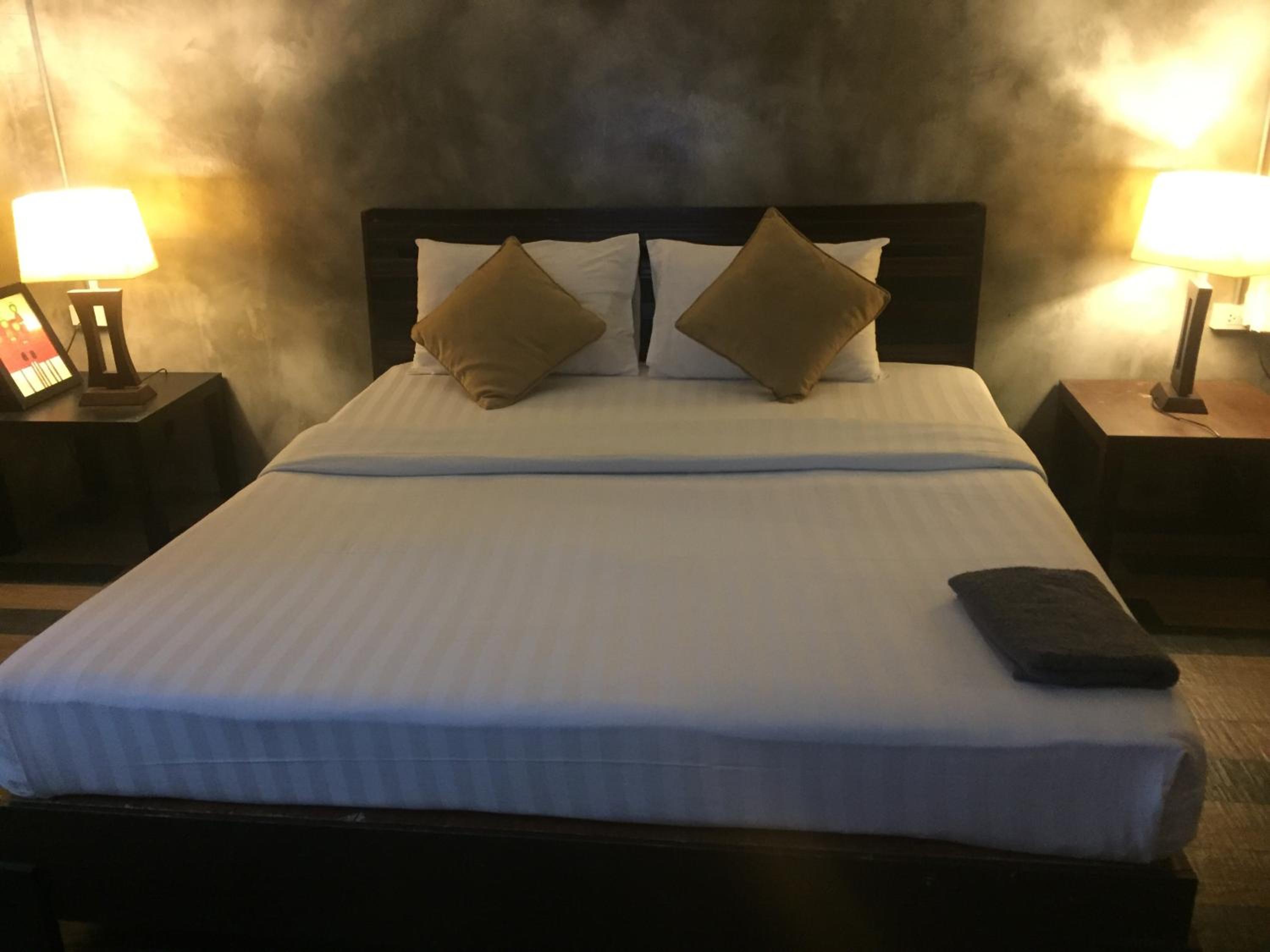 Standard Double Room - Photo 17