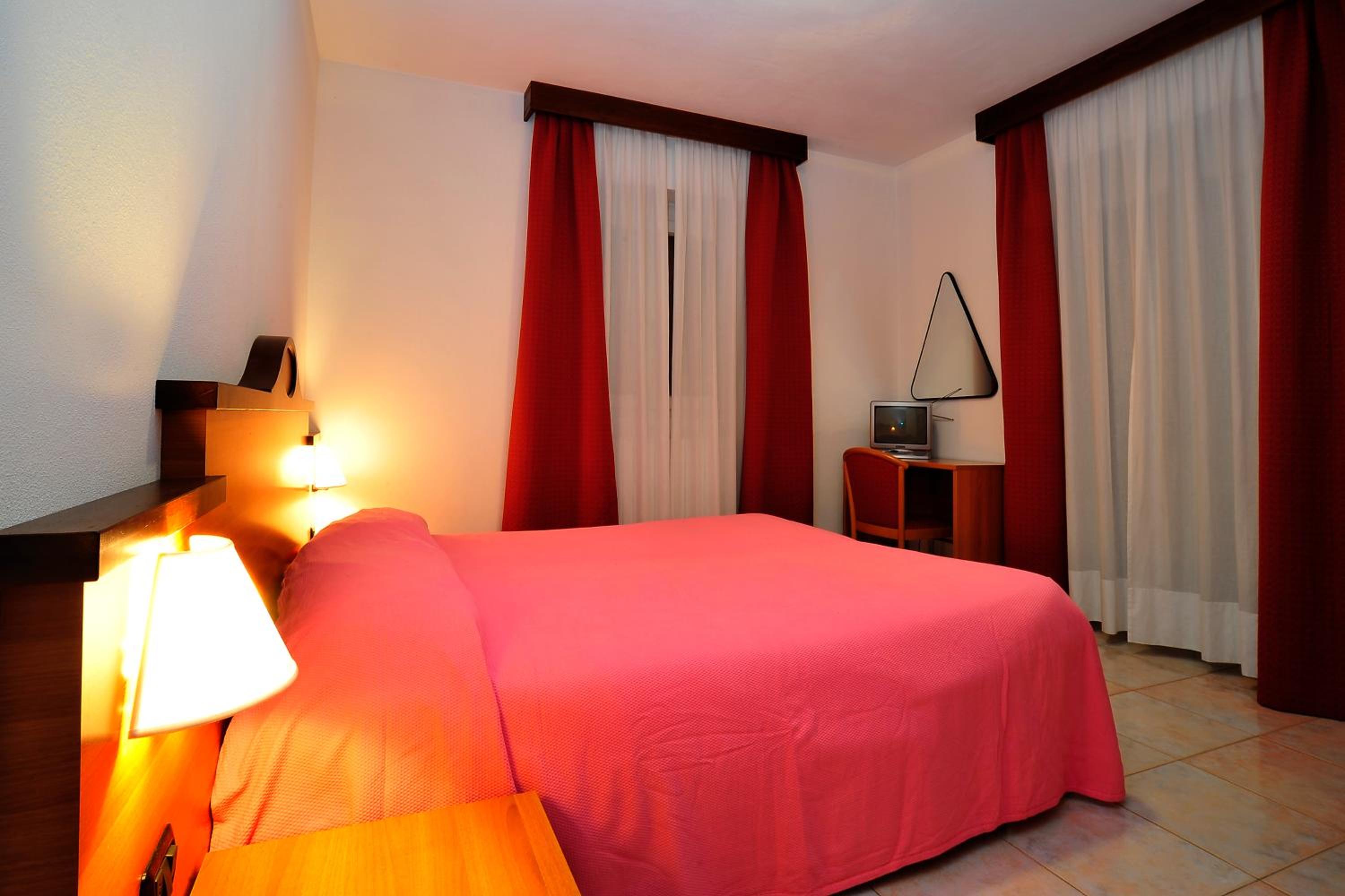 Double or Twin Room photo 3