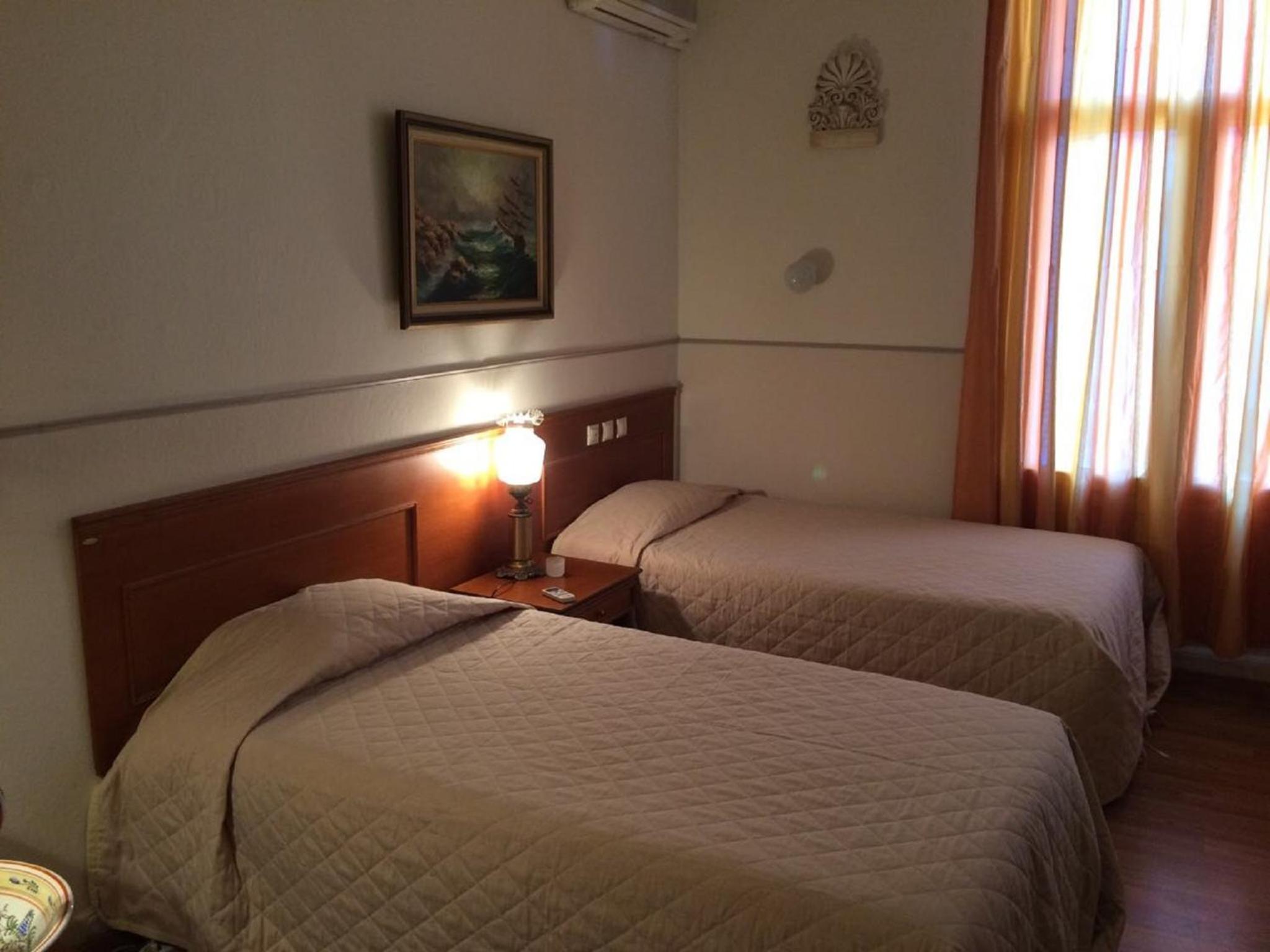 Double Room with Port View - Photo 1