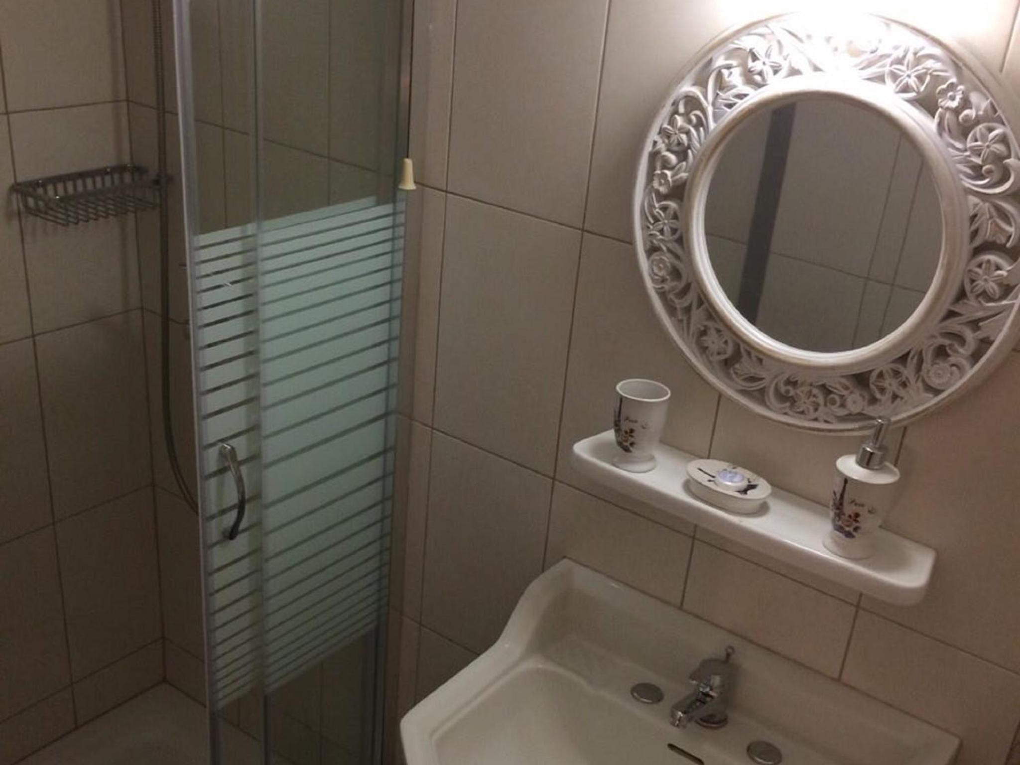 Double Room with City View - Photo 8
