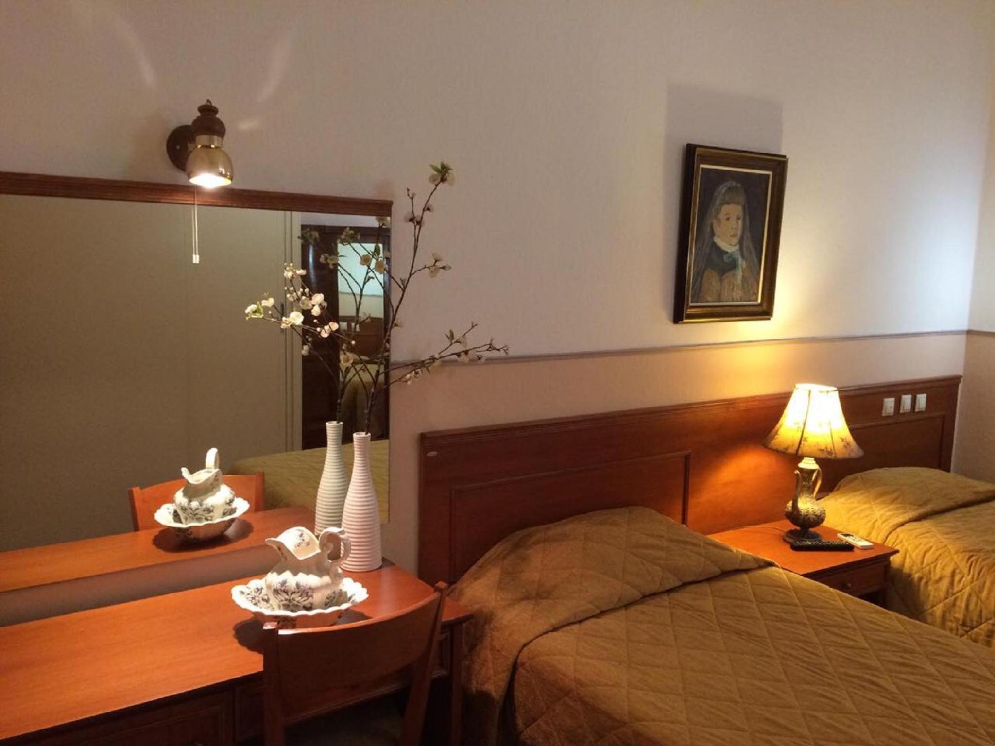 Double Room with City View - Photo 7