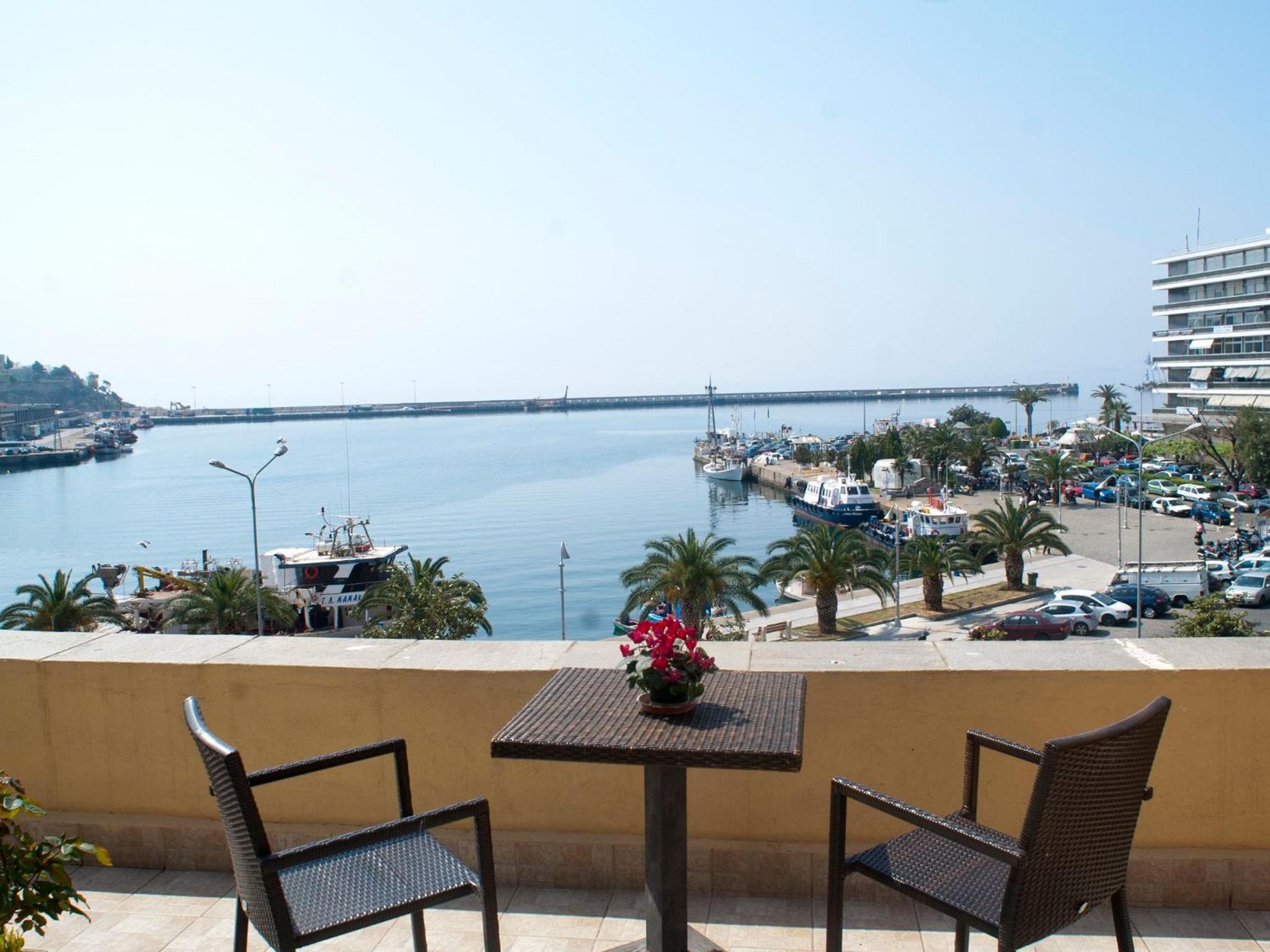 Superior Double Room with Port View - Photo 7