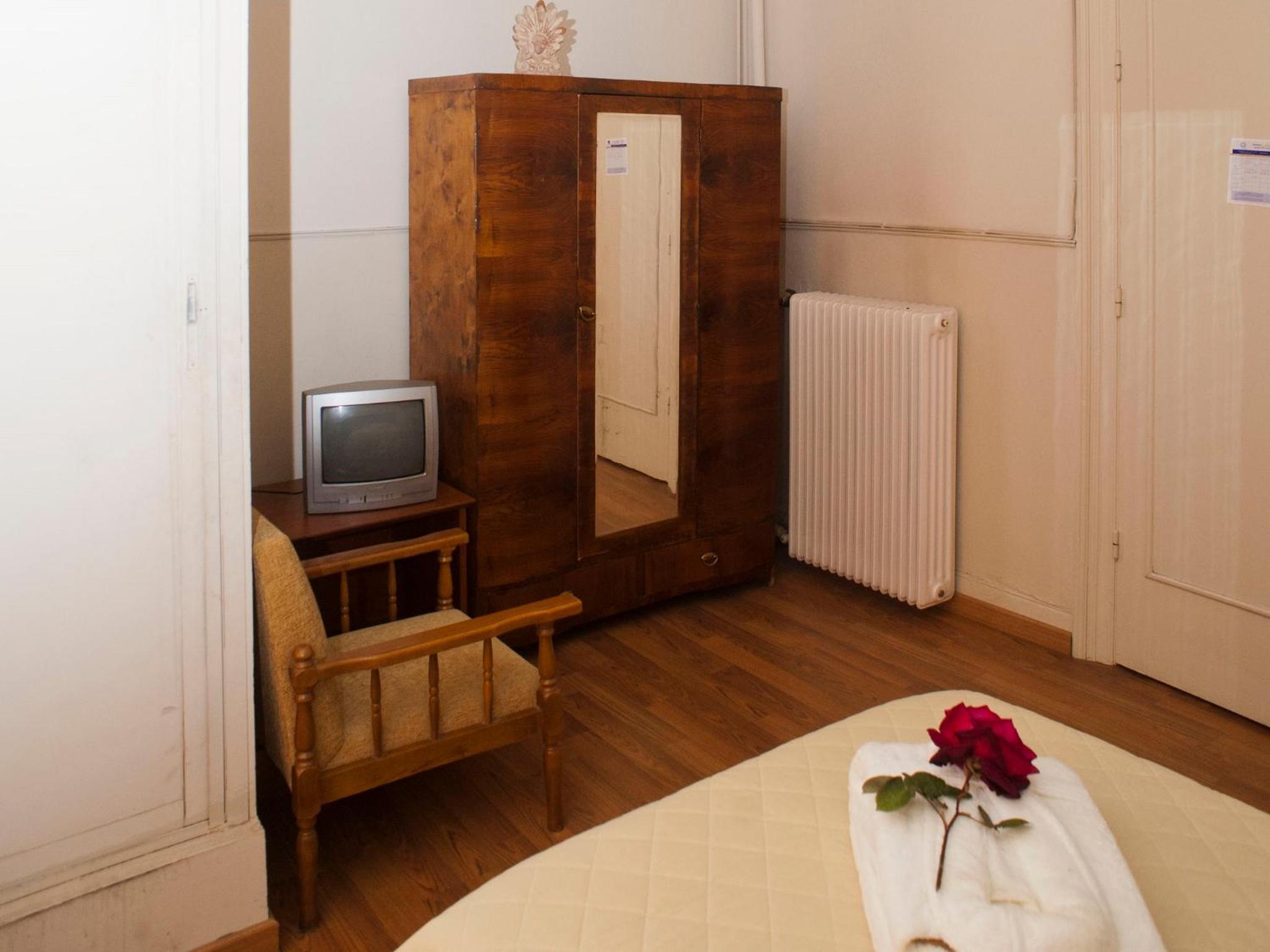 Double Room with Port View - Photo 6
