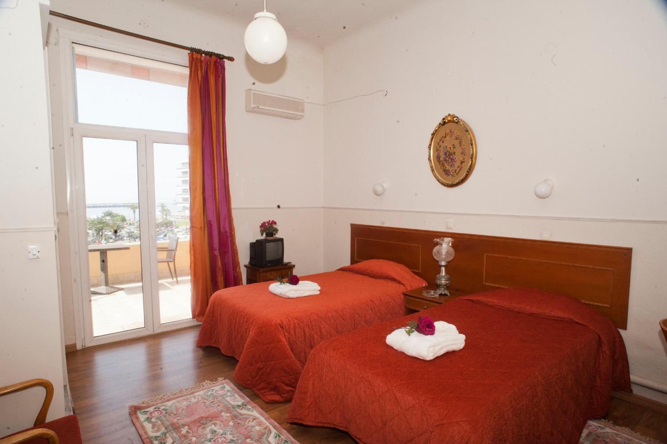 Superior Double Room with Port View - Photo 2
