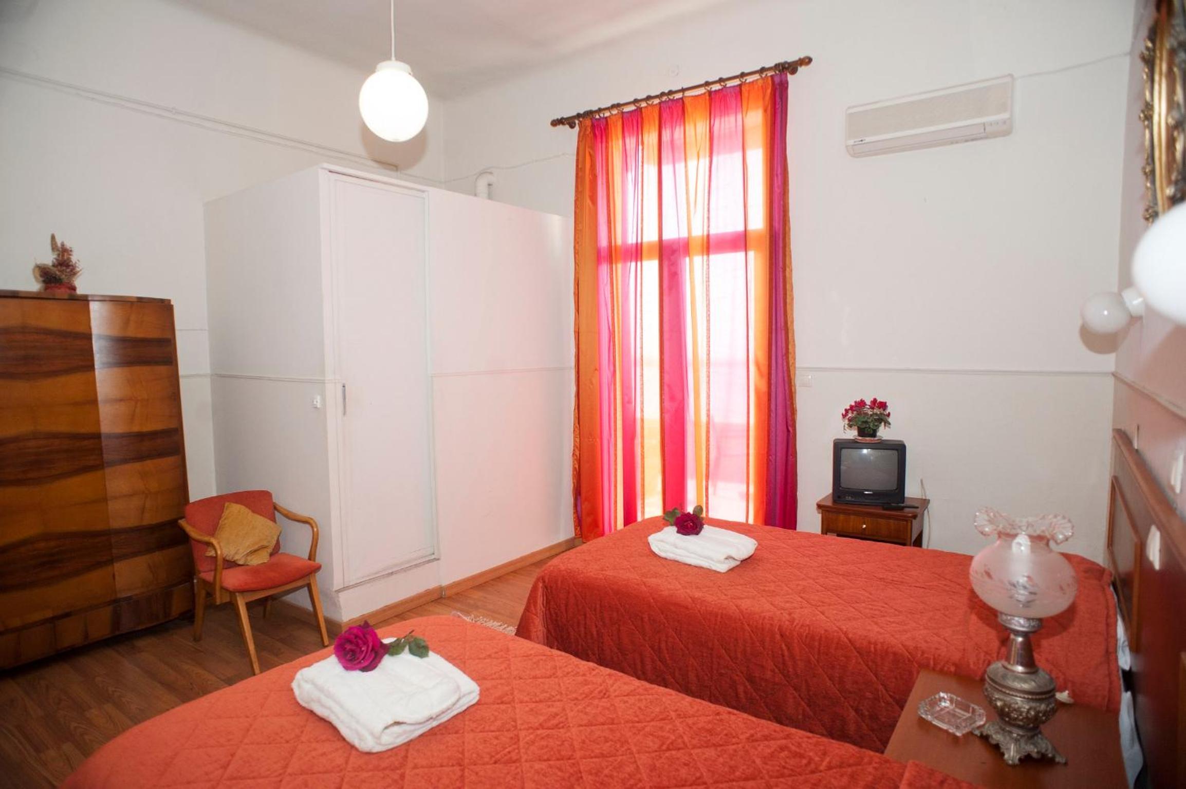 Superior Double Room with Port View - Photo 9