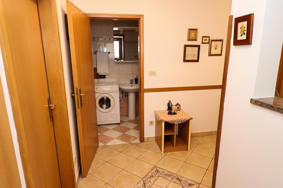 Studio Apartment - Photo 7