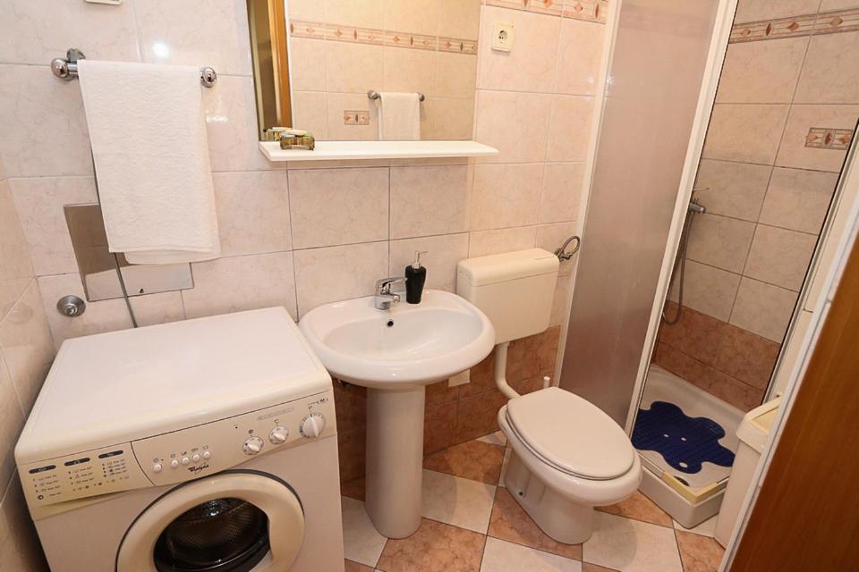 Studio Apartment - Photo 4