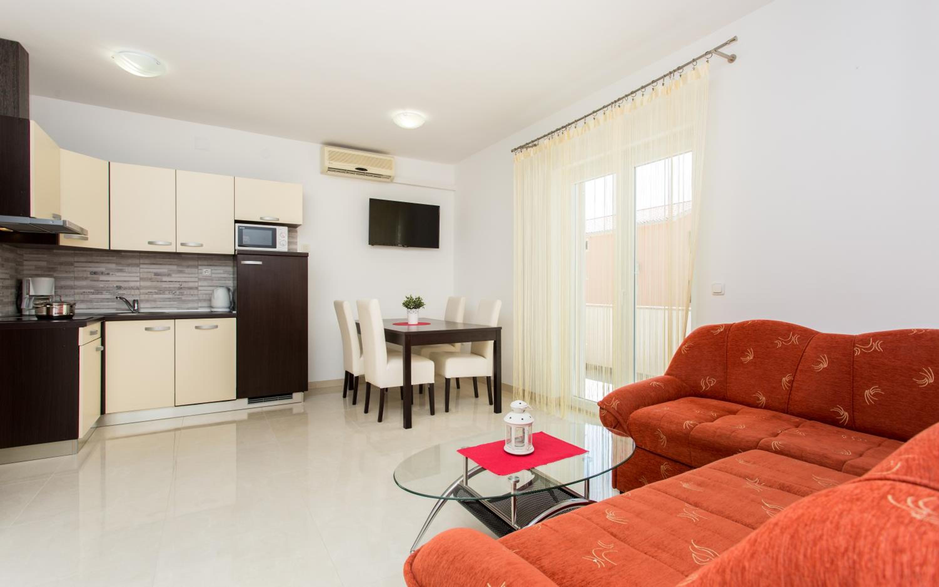 Apartment with Balcony photo 1