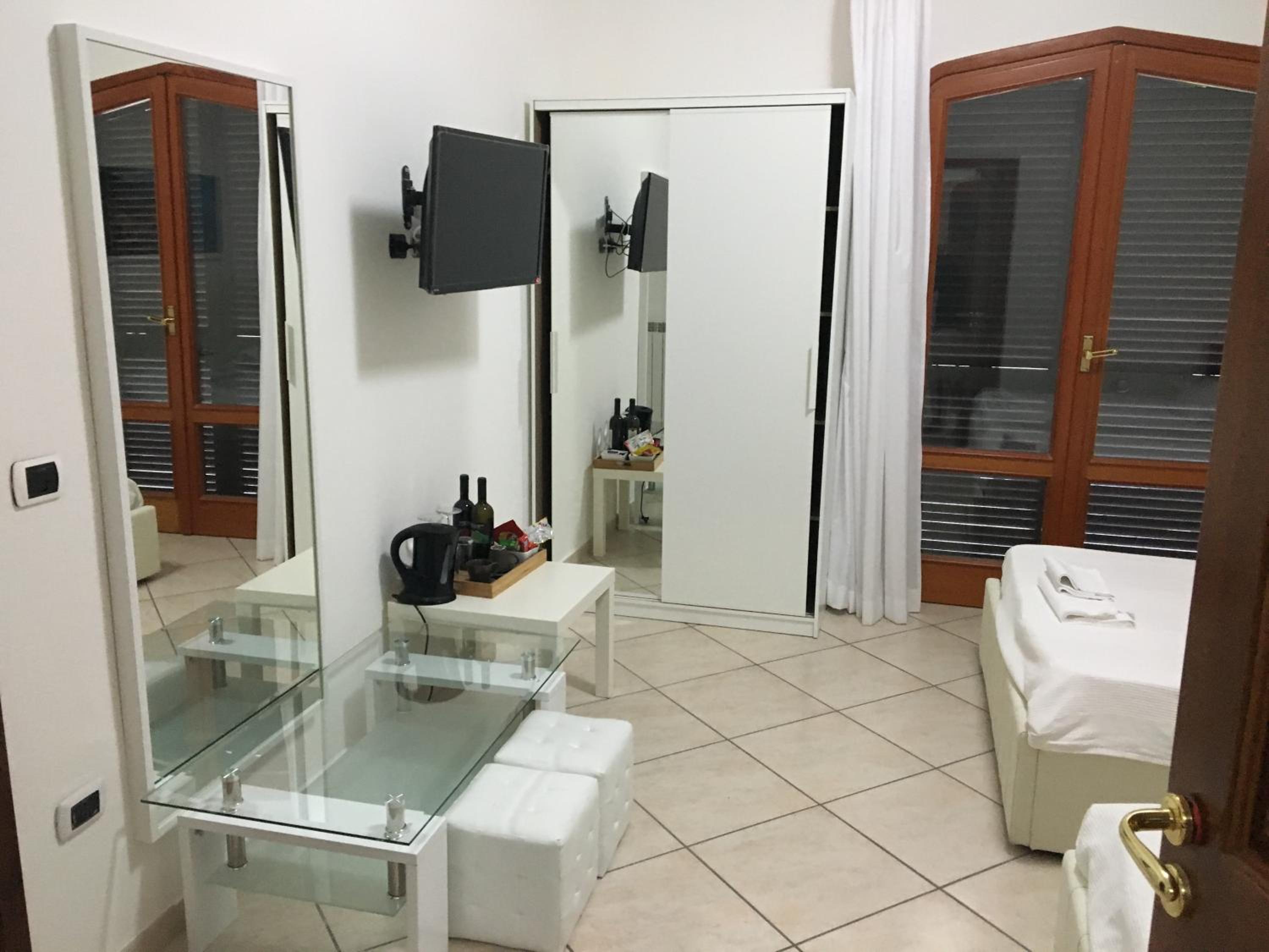 Two Connecting Double Rooms with Private Bathroom