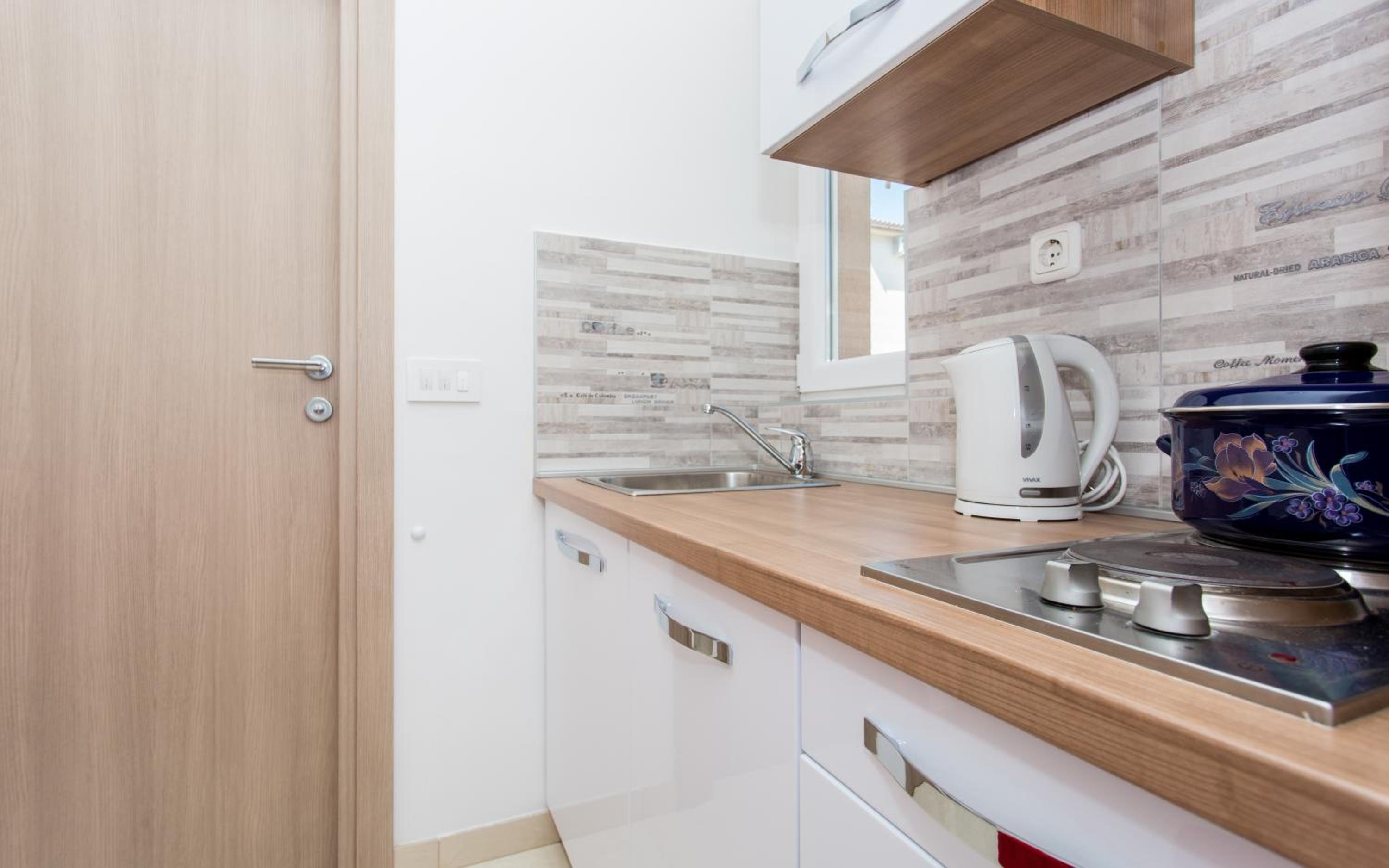 Studio Apartment - Photo 4