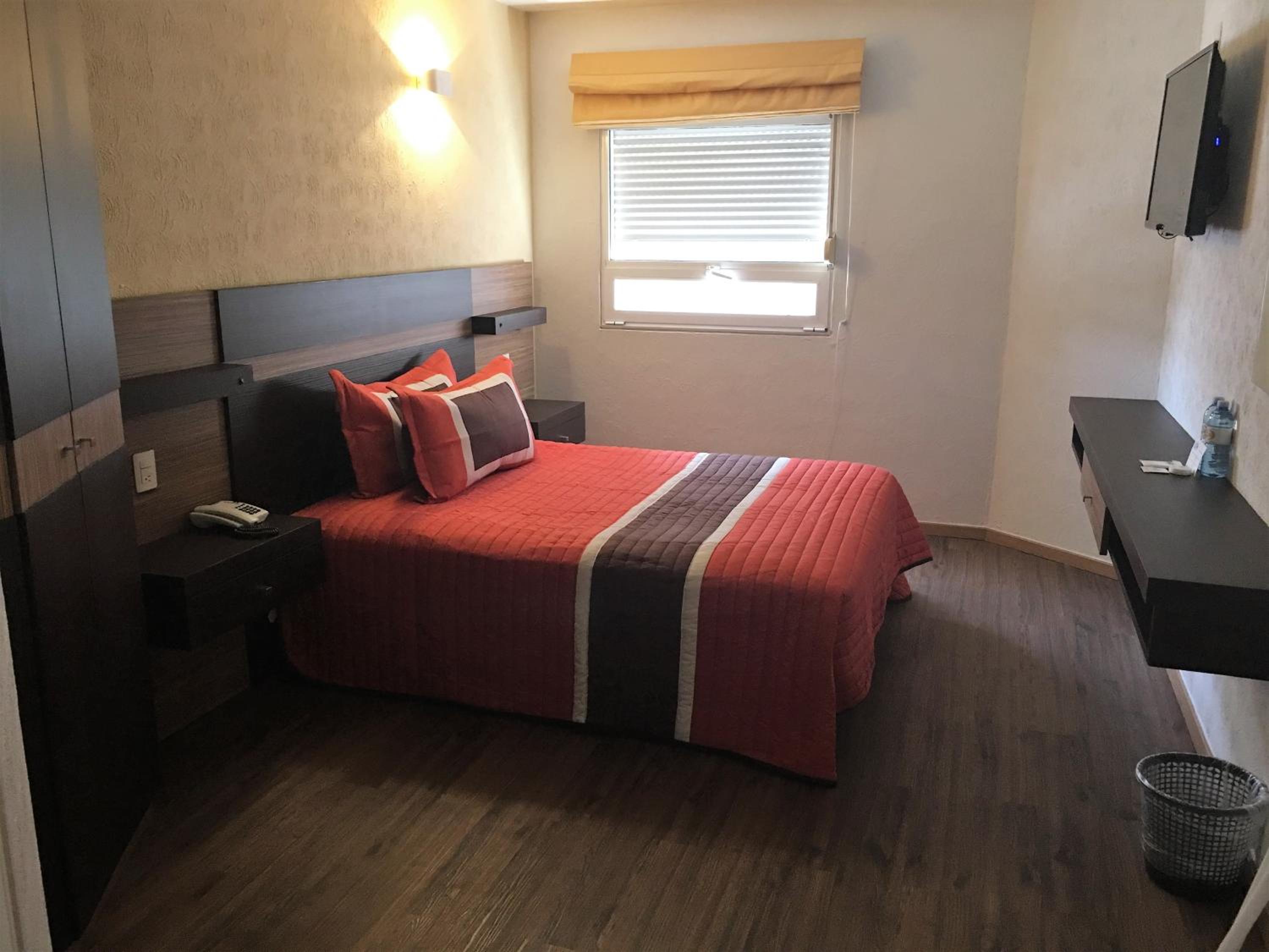 Twin Room - Photo 1