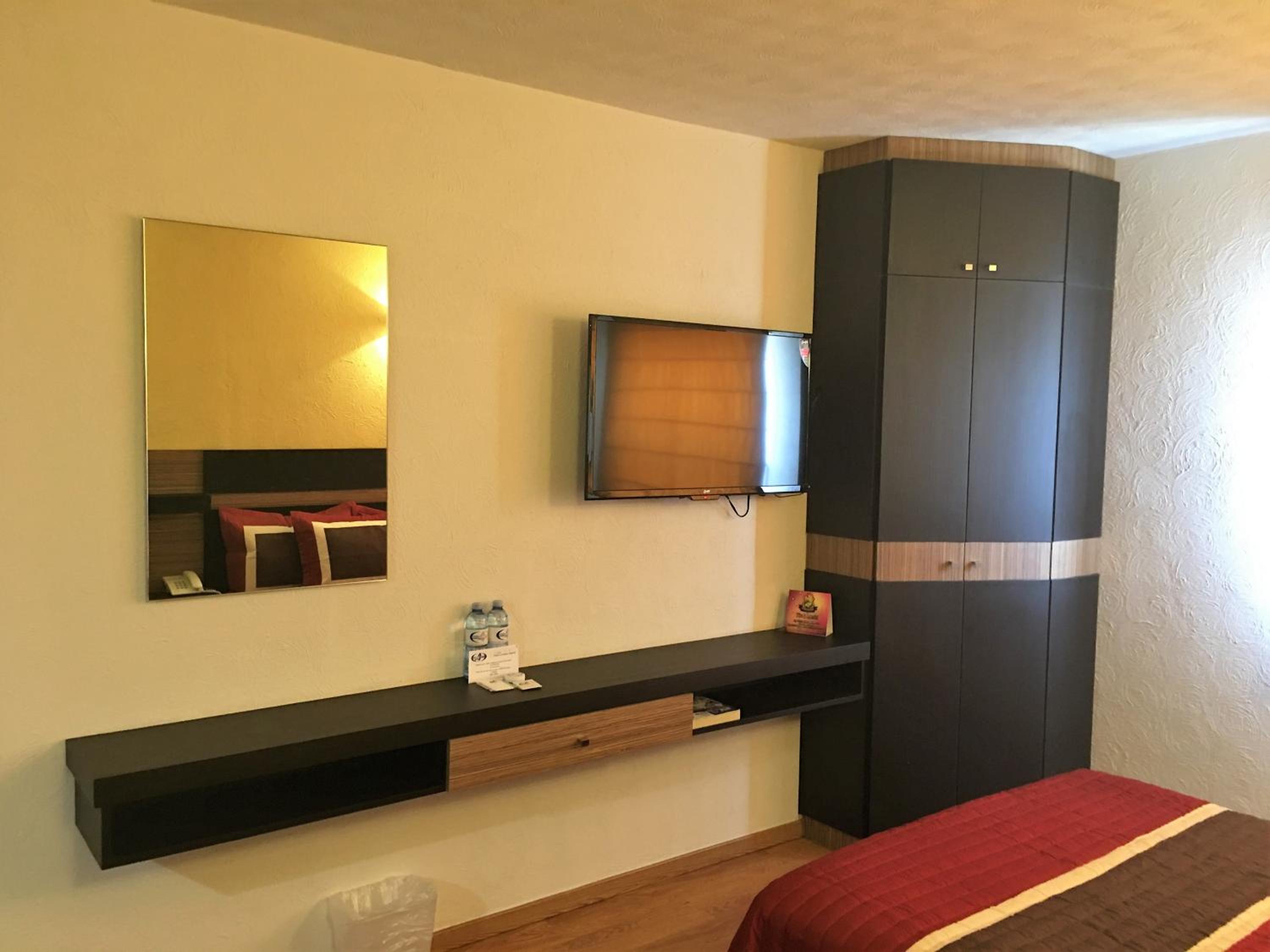 Twin Room - Photo 2