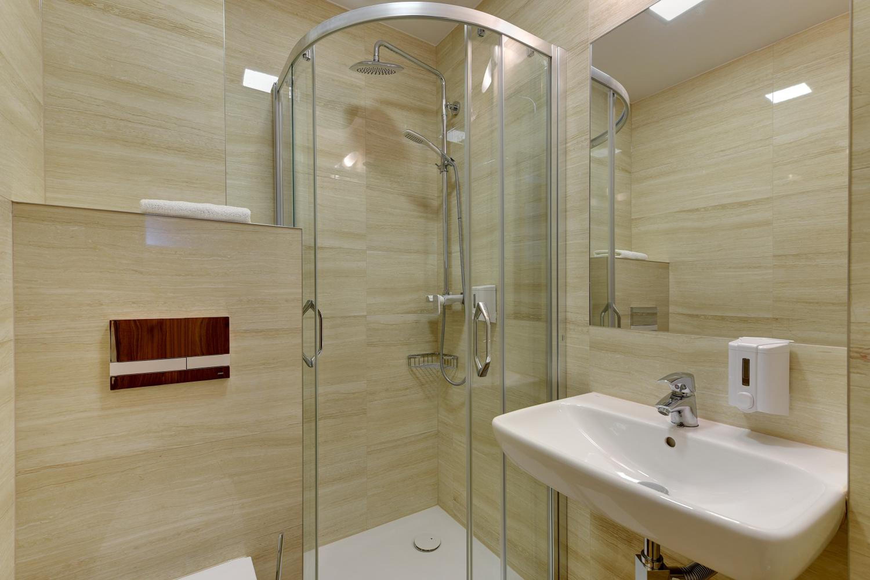 Triple Room - Photo 6