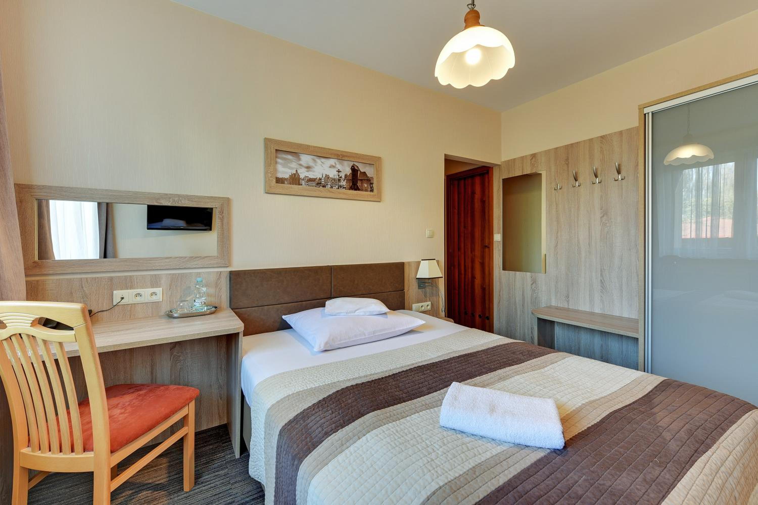 Standard Queen Room - Photo 6