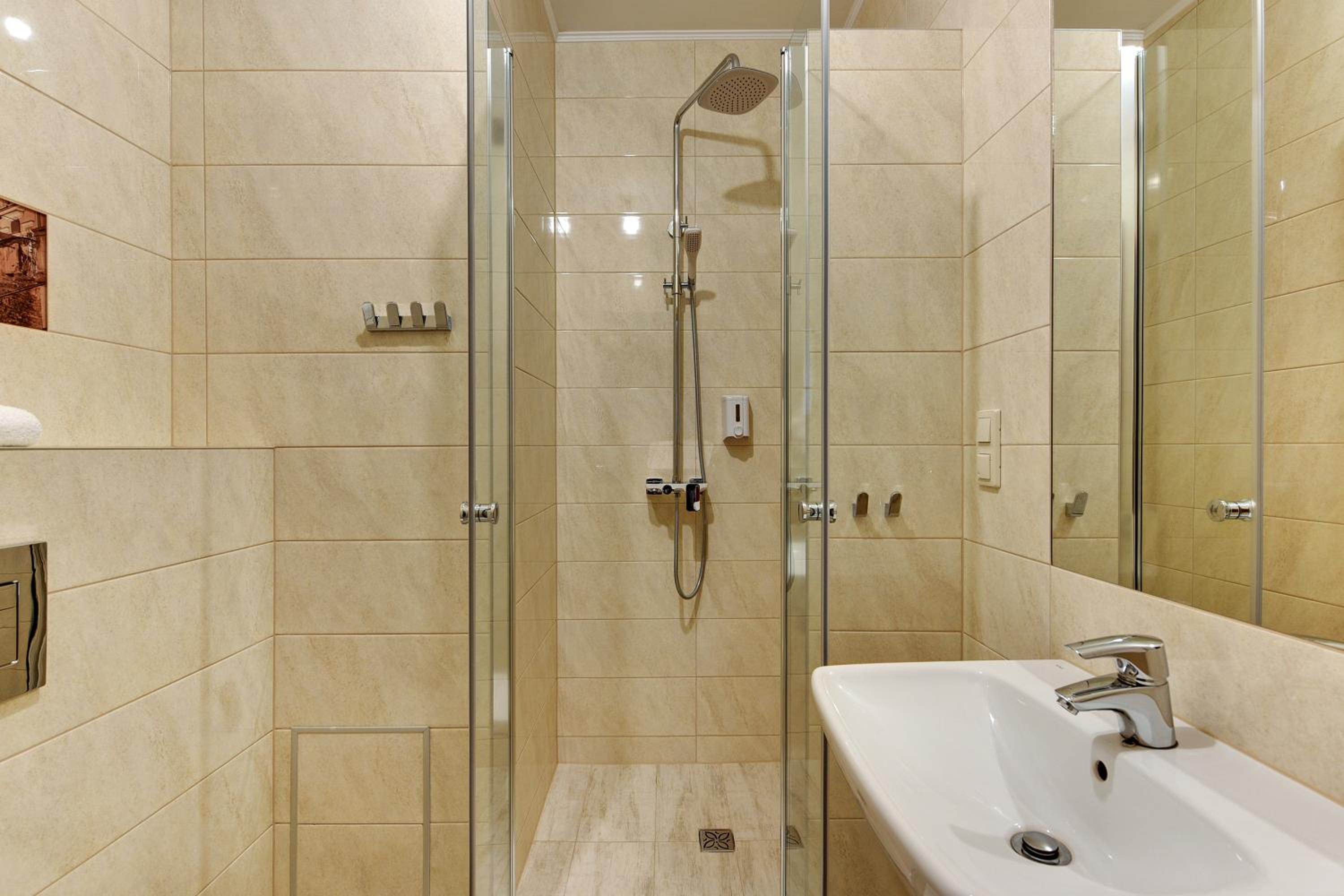 Triple Room - Photo 9