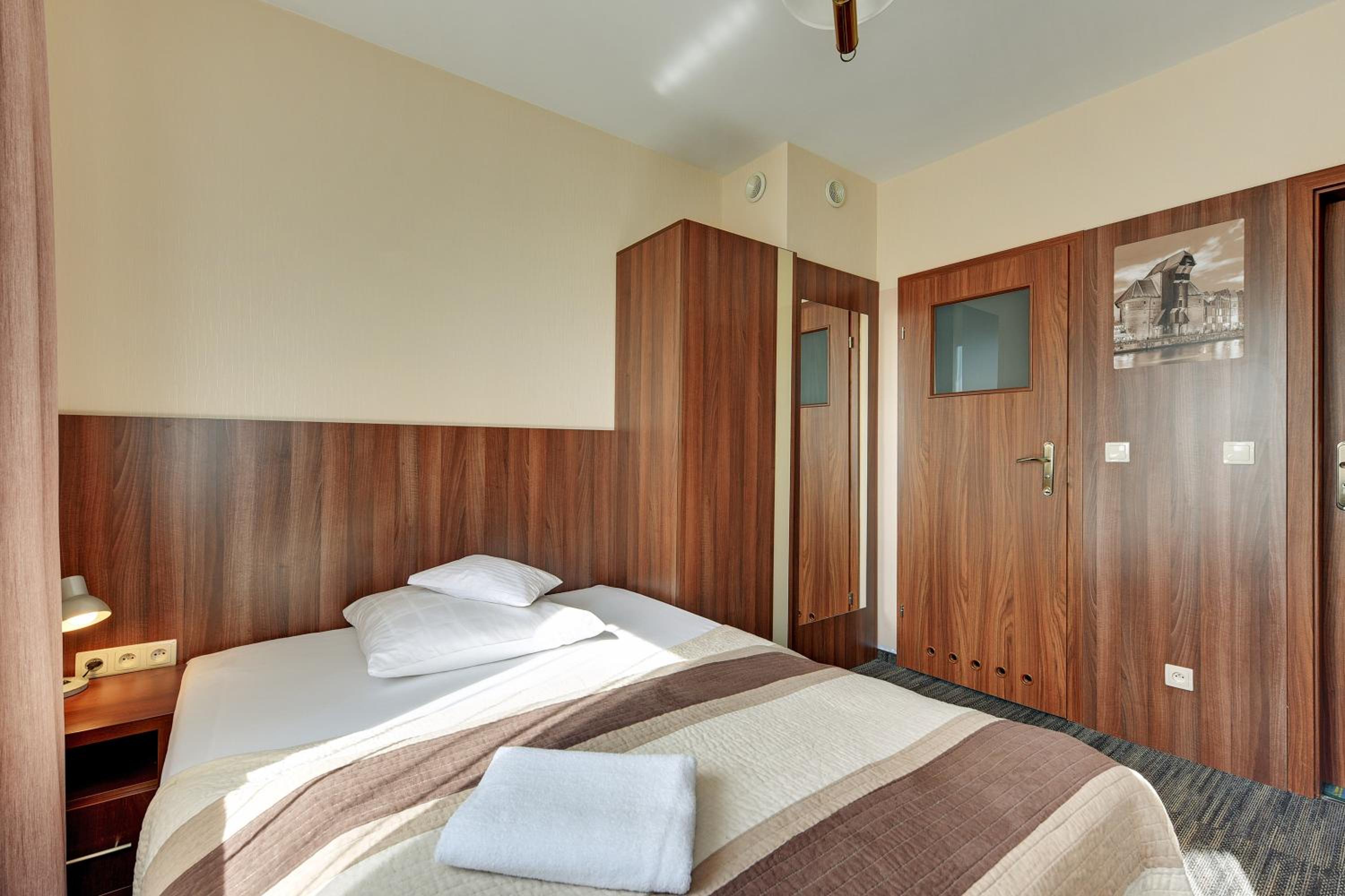 Standard Queen Room - Photo 5
