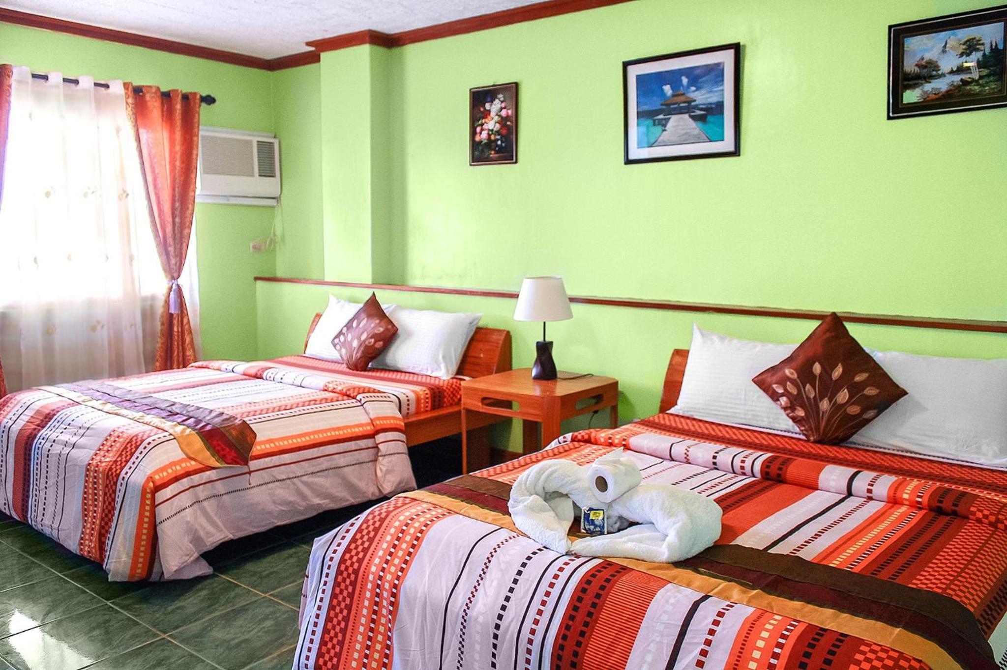 Deluxe Queen Suite - Photo 1