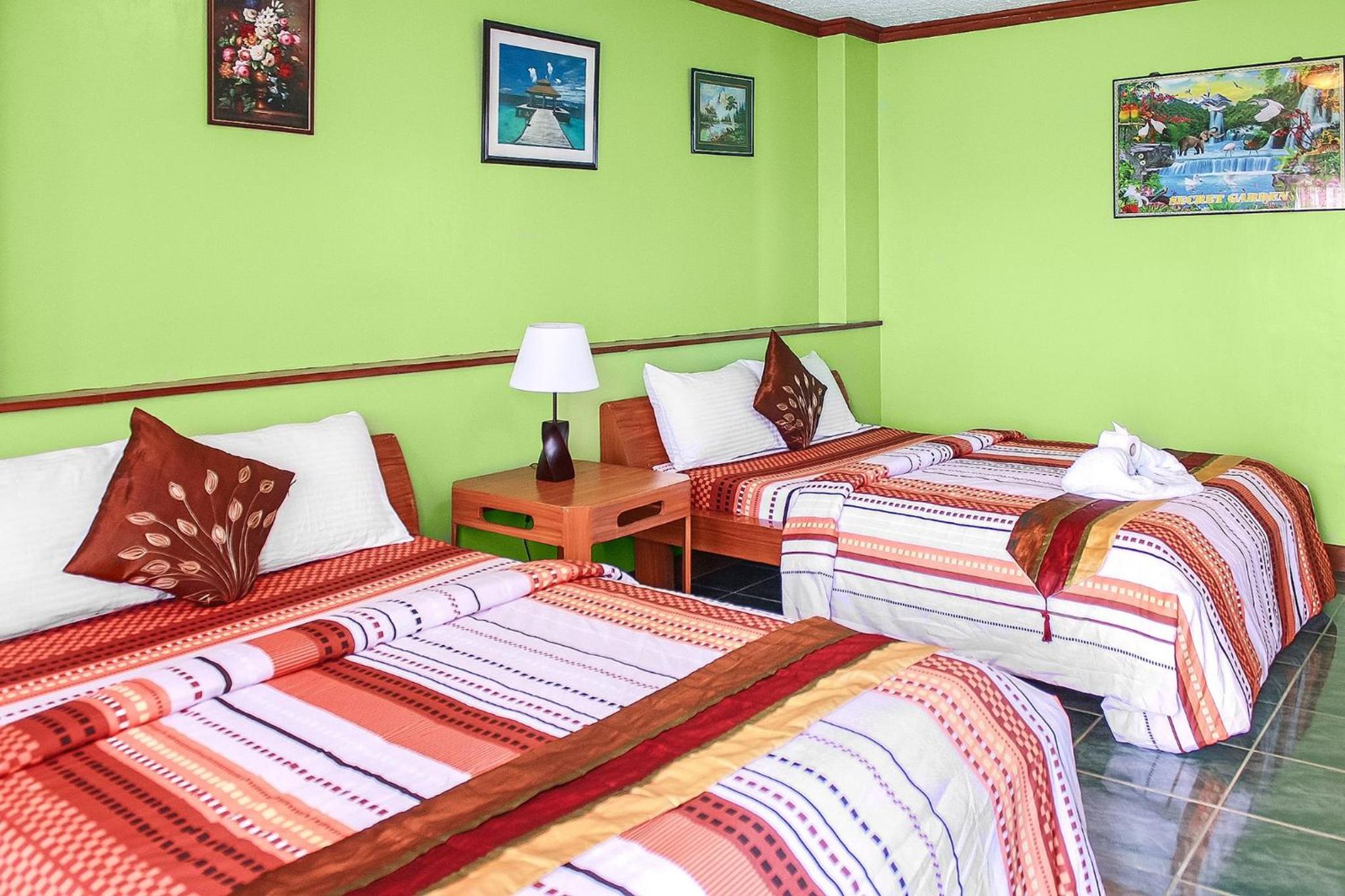 Deluxe Queen Suite - Photo 2