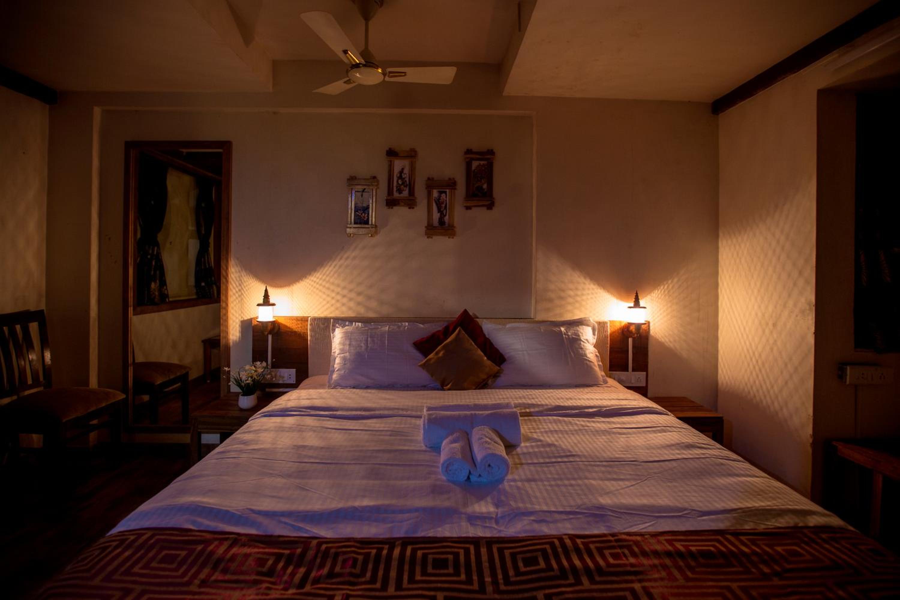 Standard Double Room with Fan - Photo 3