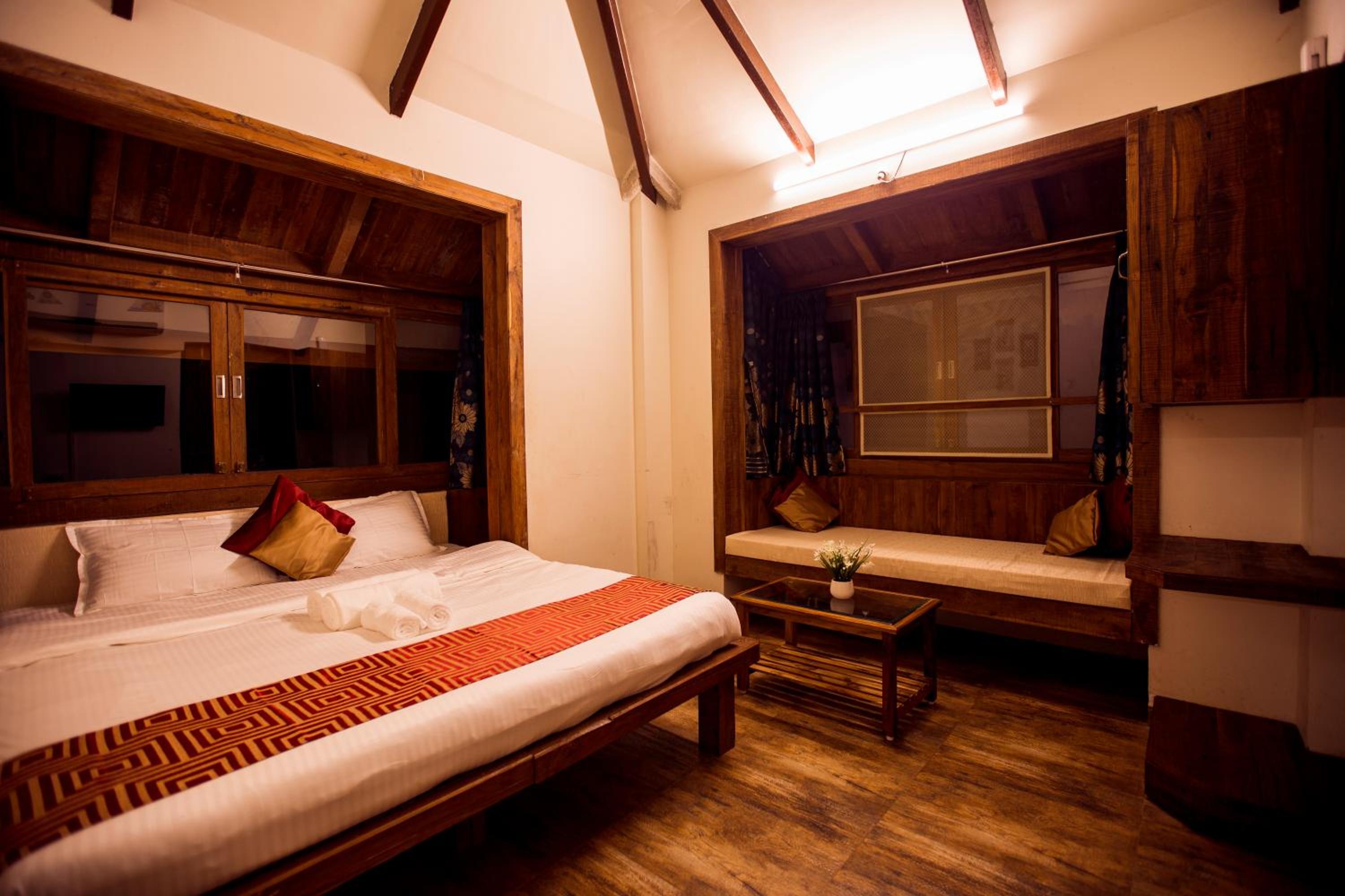 Standard Double Room with Fan - Photo 2