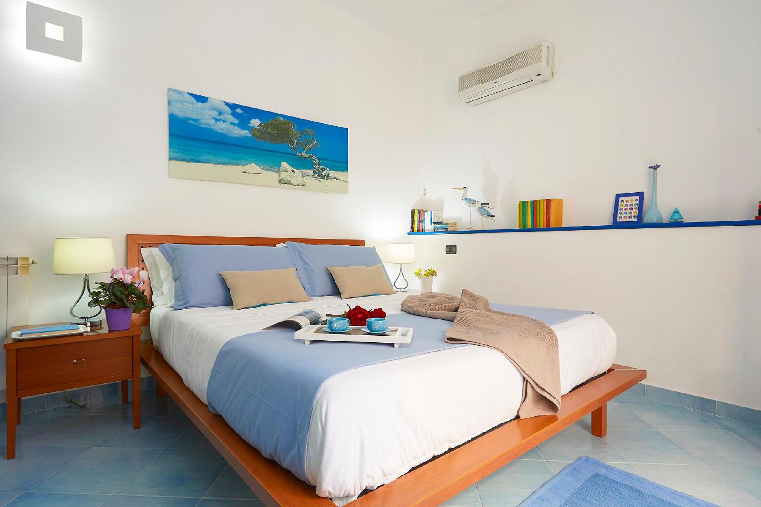 Large One-Bedroom Apartment photo 1