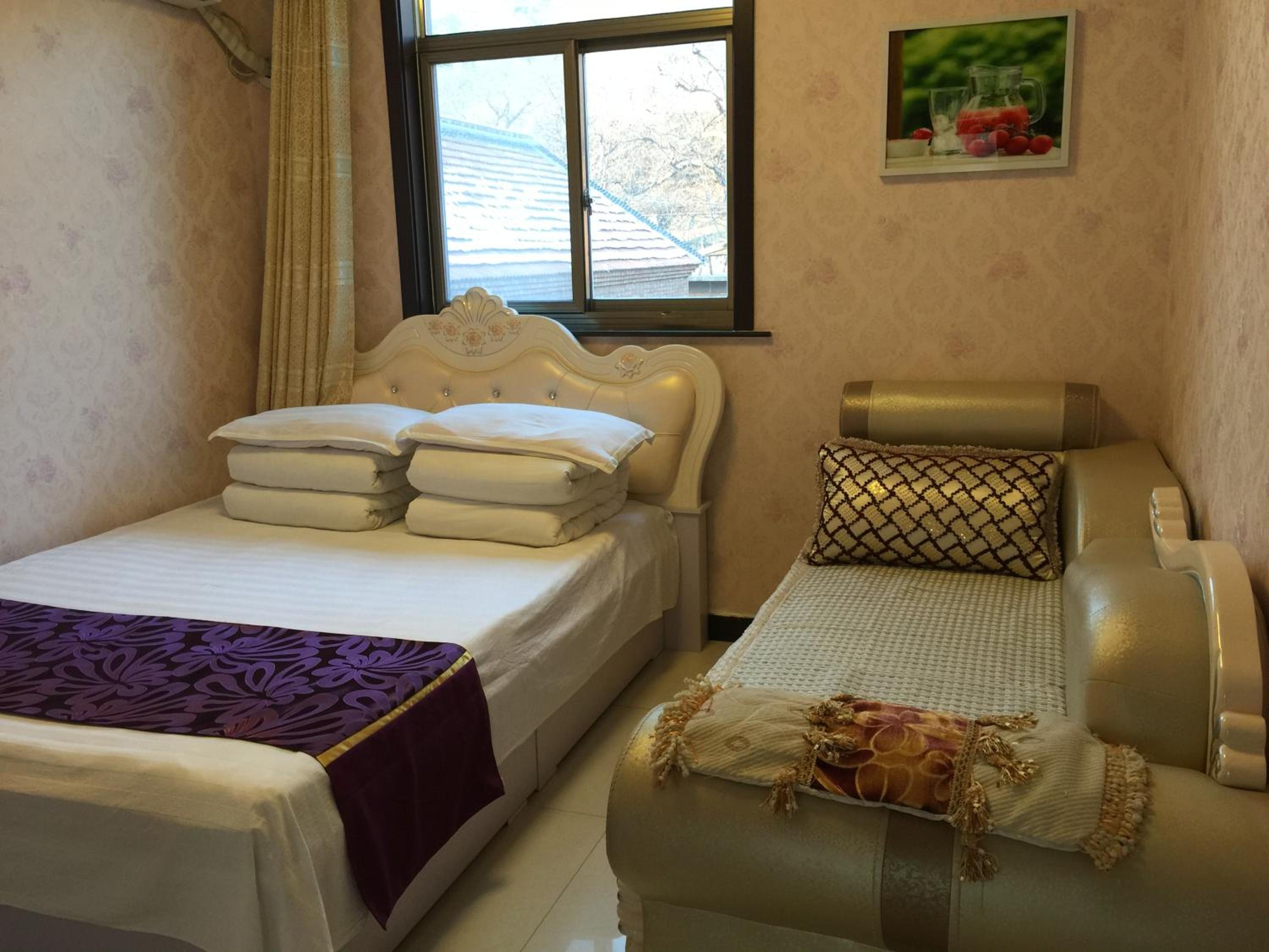 Small Twin Room photo 1
