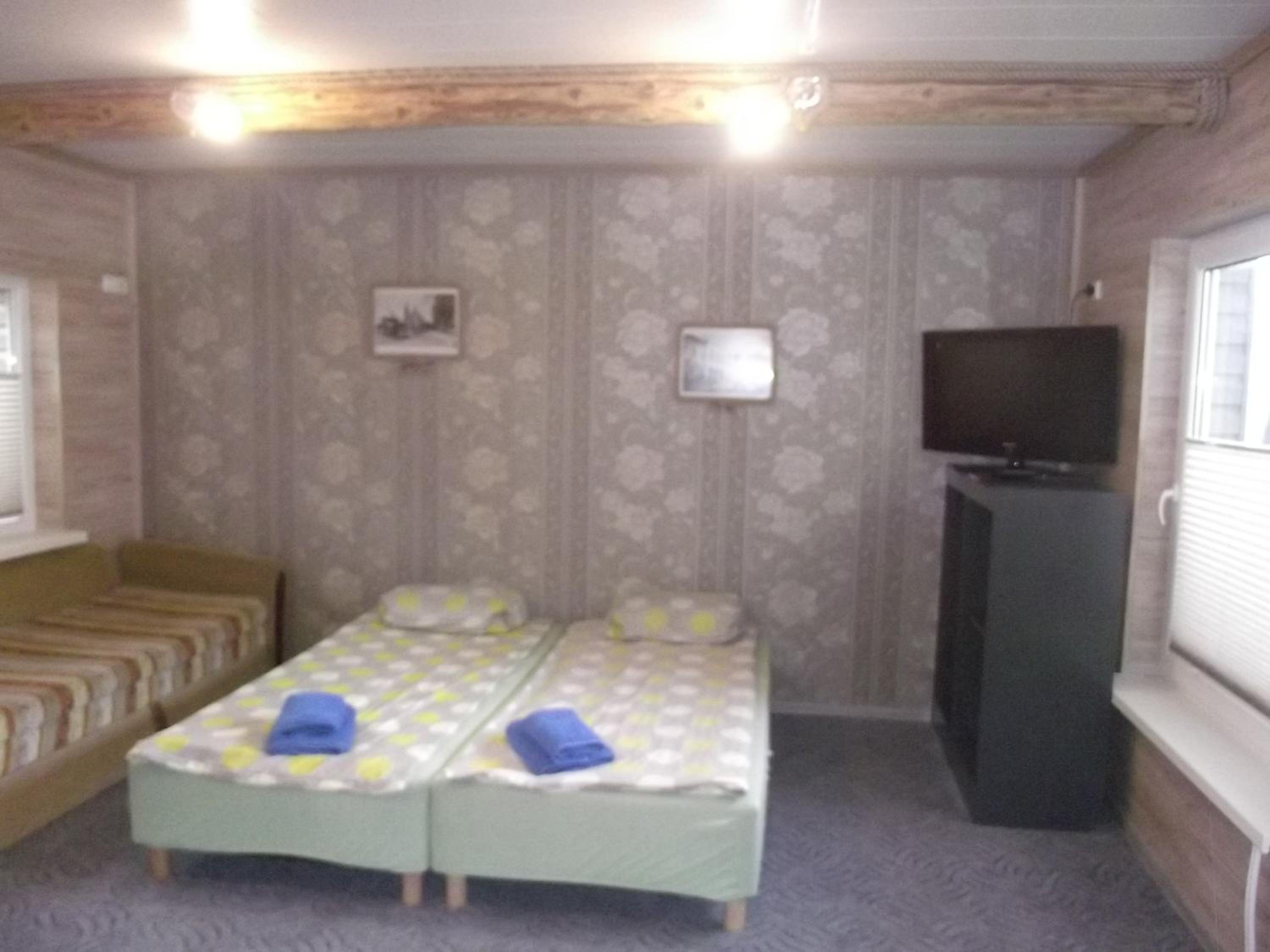 Family Room - Photo 9