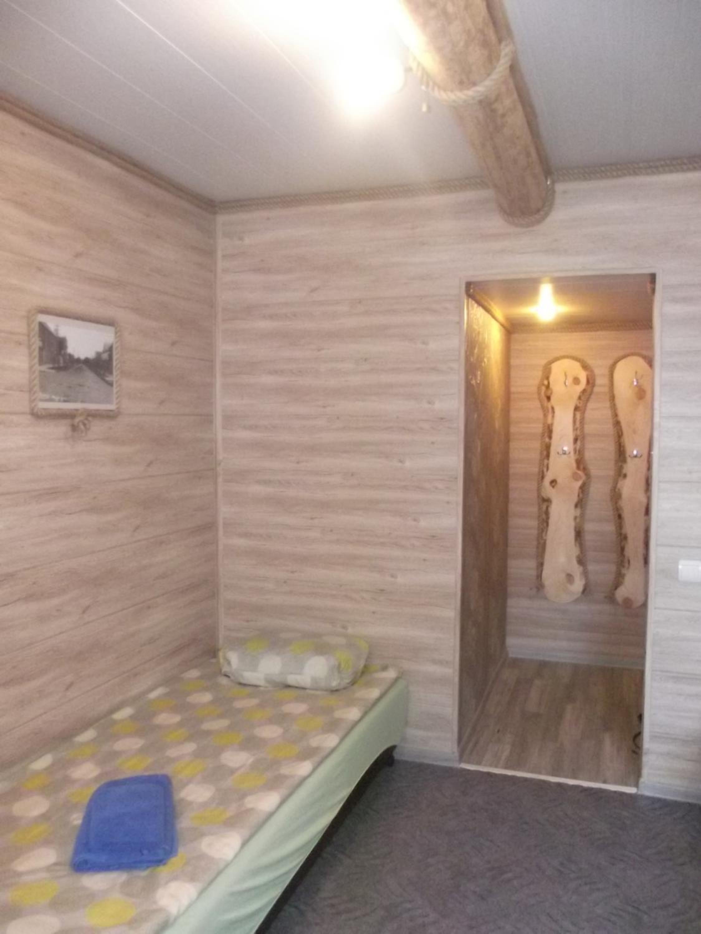 Family Room - Photo 8