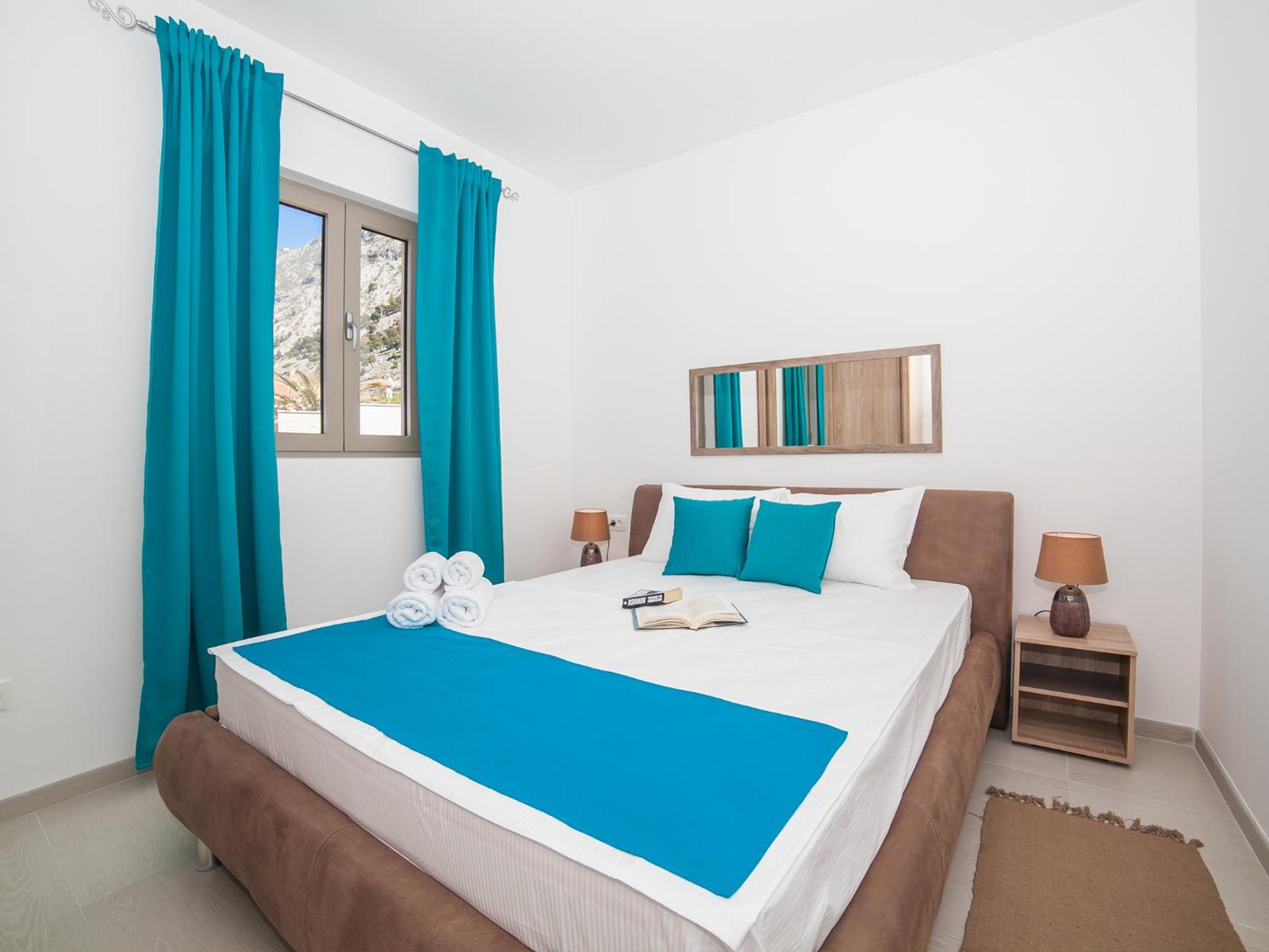 Luxury One Bedroom Apartment photo 3