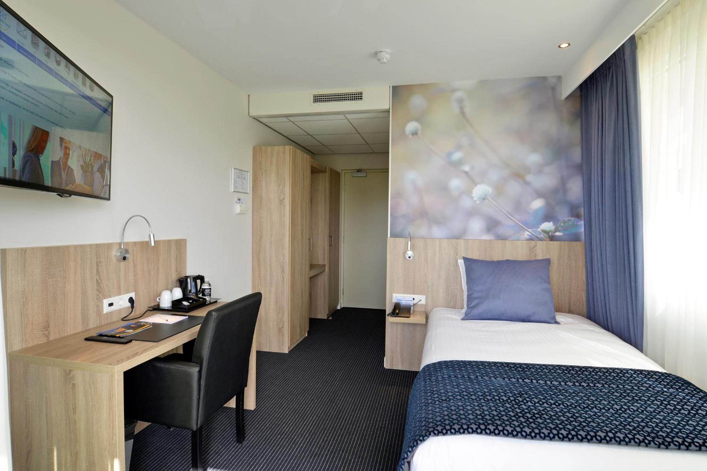 Single Room with Balcony photo 3