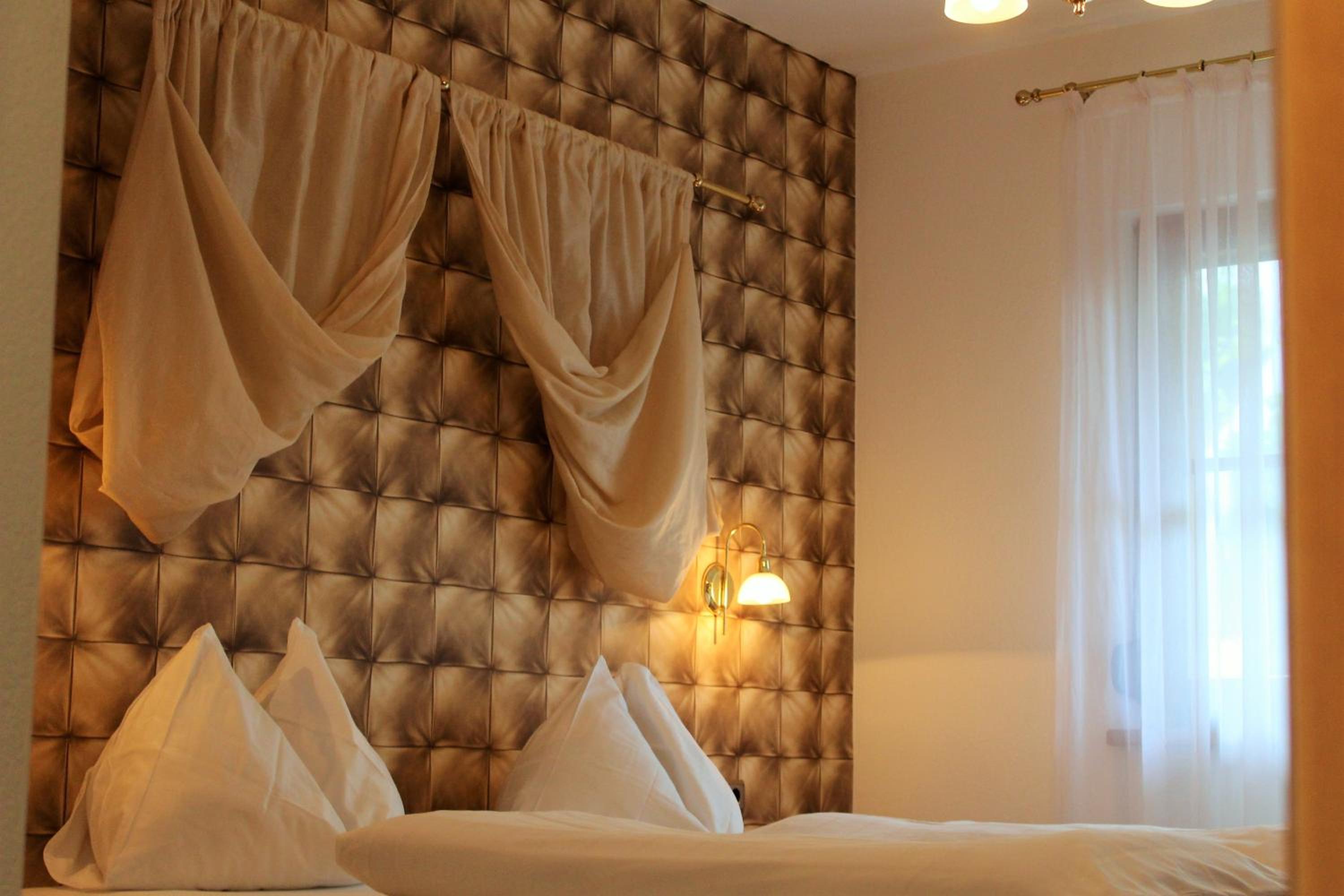 Double Room with Garden View - Photo 3