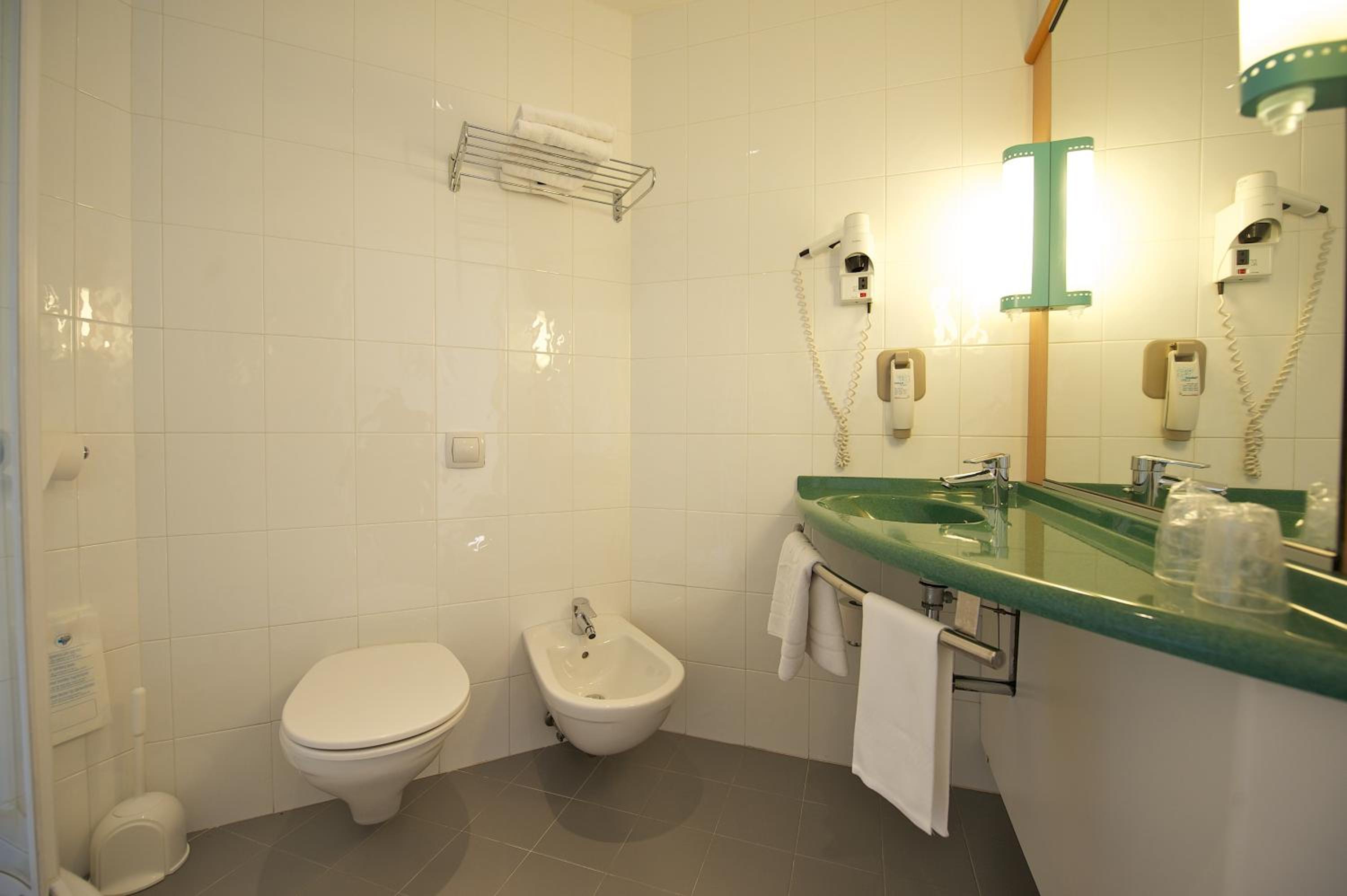 Standard Double Room - Photo 5