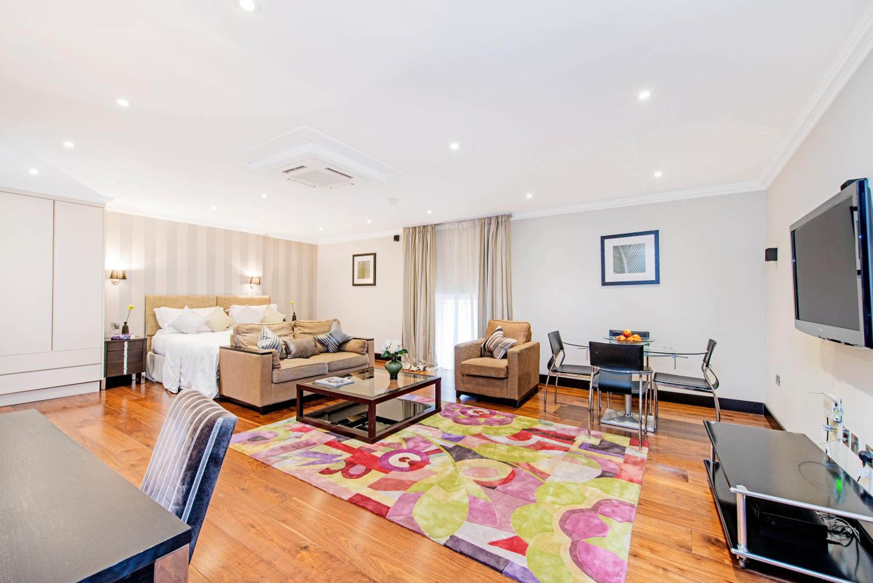Studio Apartment