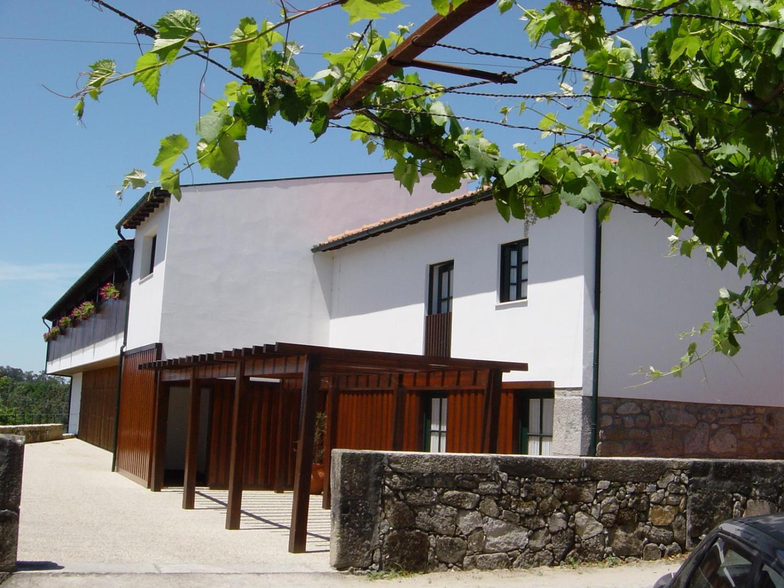 One-Bedroom House - Photo 2