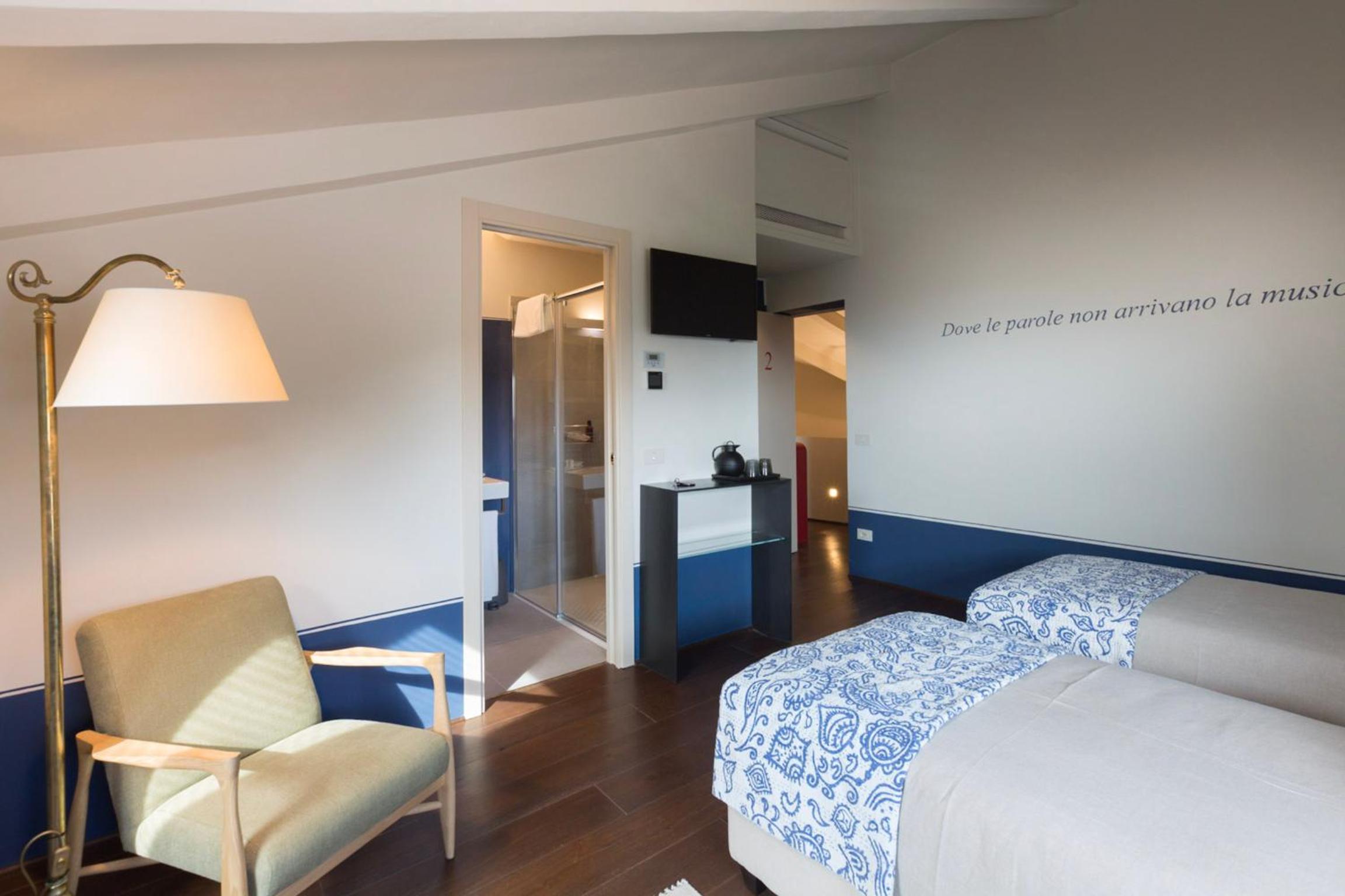 Deluxe Double or Twin Room photo 2