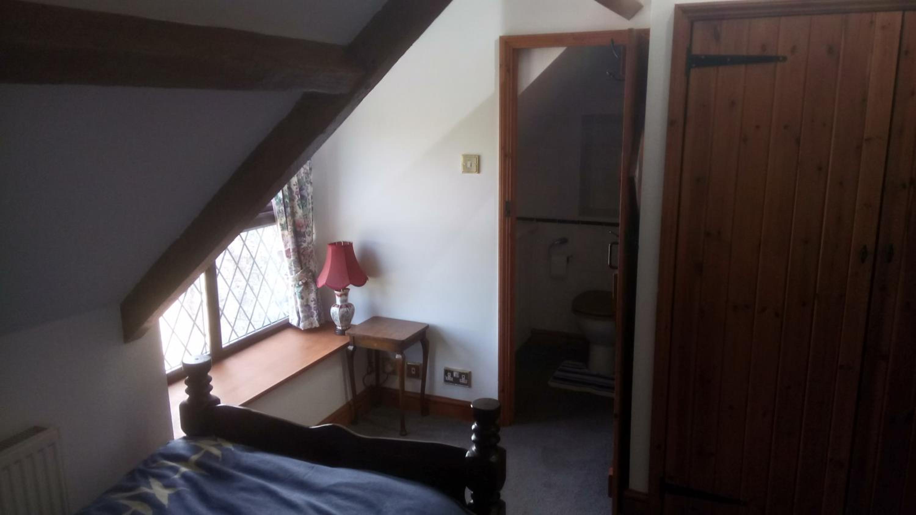 Two-Bedroom House - Photo 8
