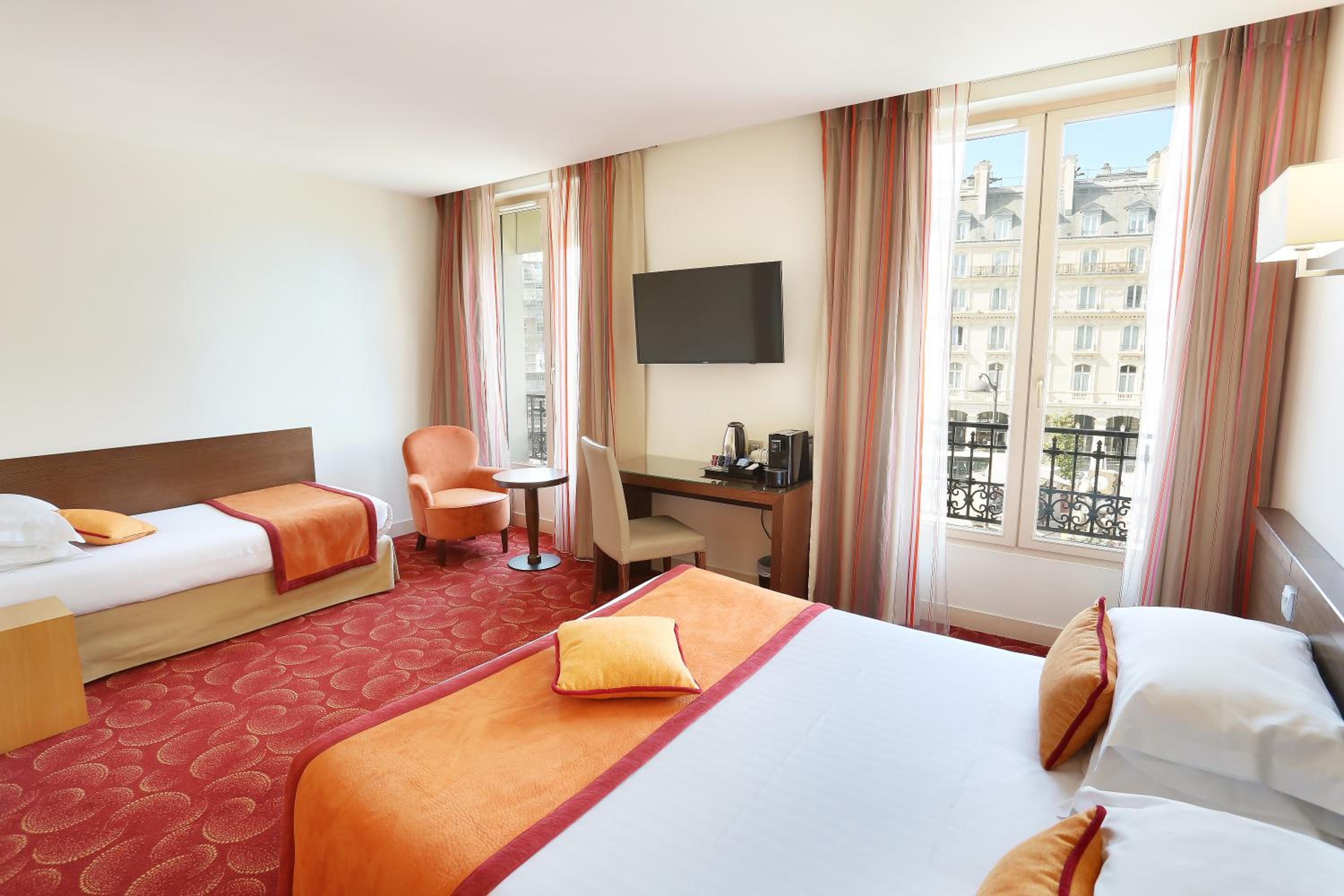 Triple Room