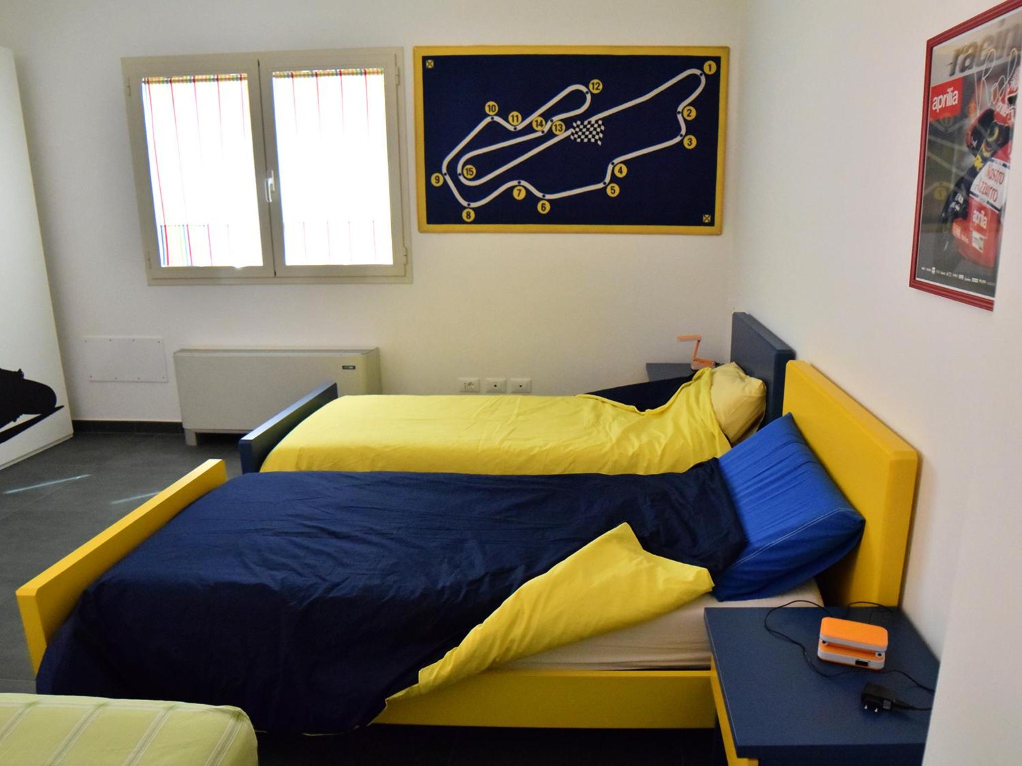 Triple Room with Private Bathroom - Photo 3