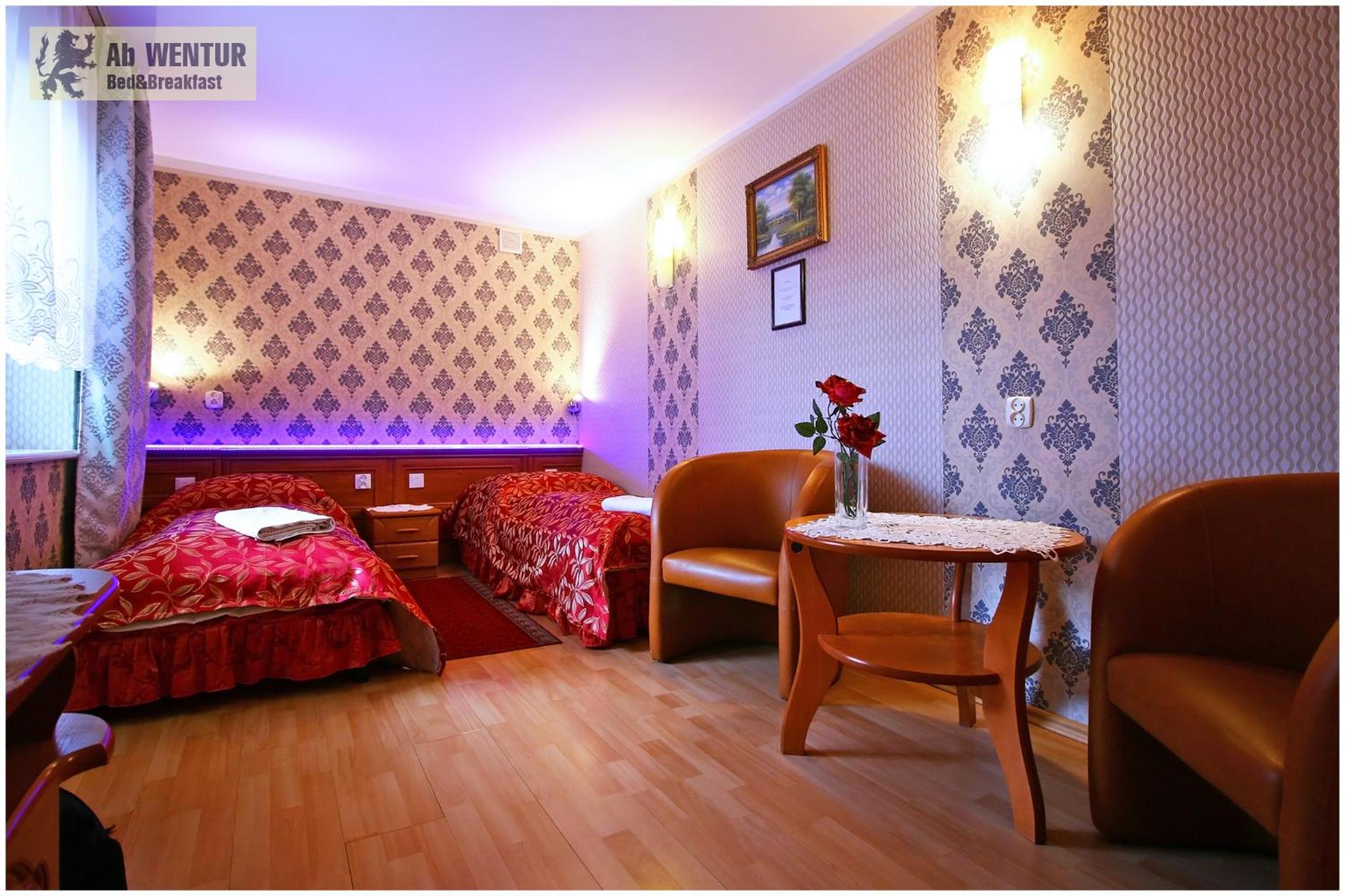 Twin Room with Private Bathroom - Photo 3
