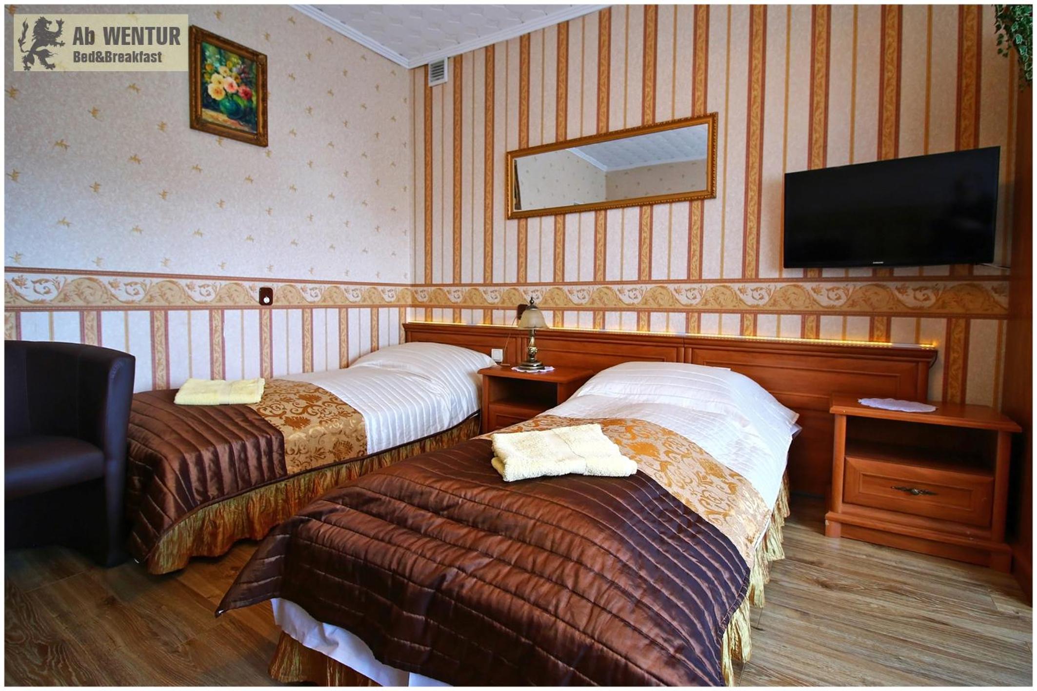 Triple Room with Private Bathroom - Photo 3