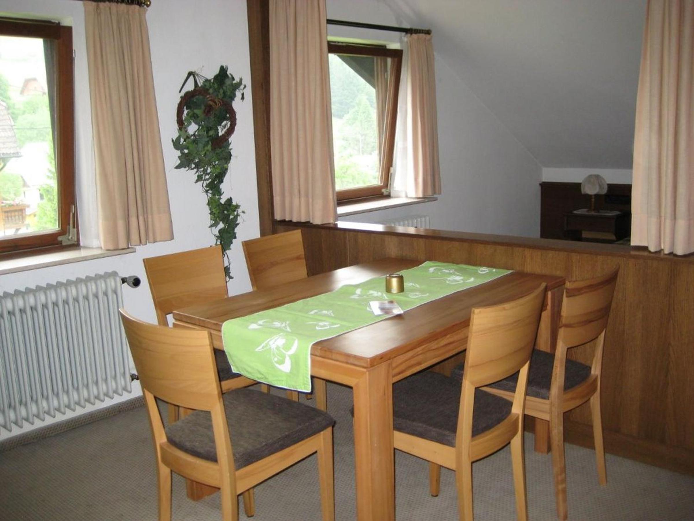 Two-Bedroom Deluxe Apartment with Garden View photo 2
