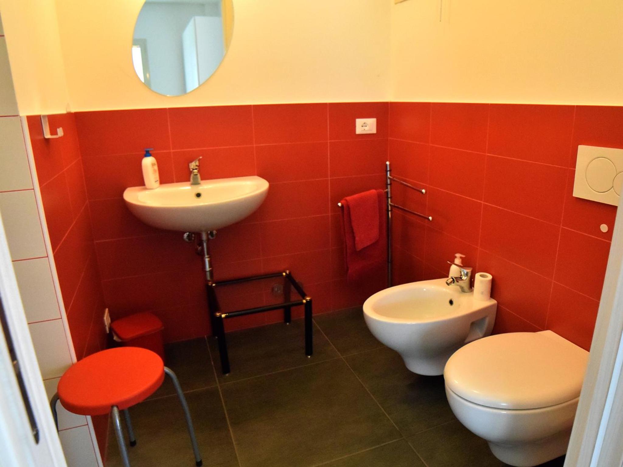 Triple Room with Private Bathroom - Photo 5